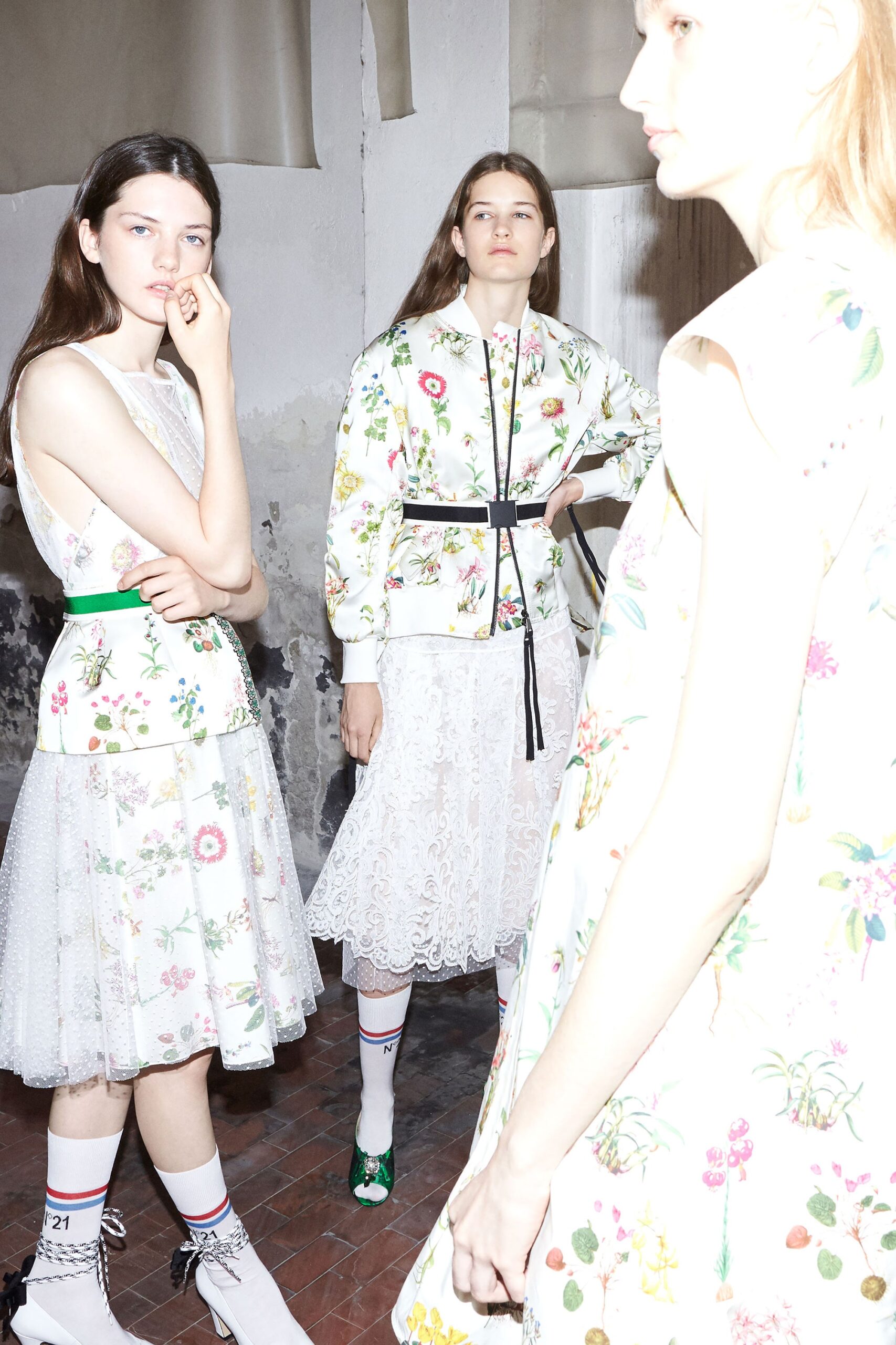 No. 21 Resort 18 Look 12
