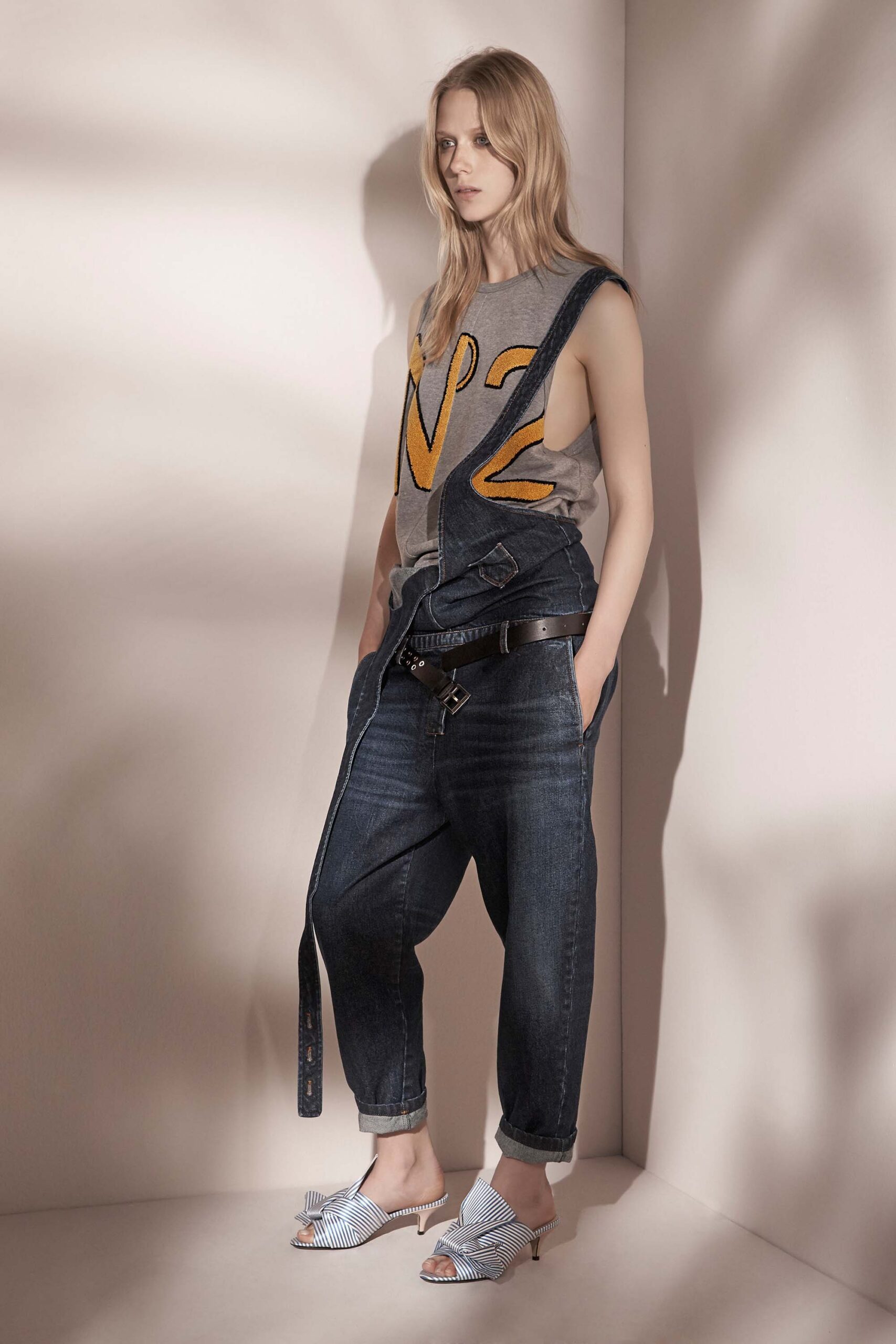 No. 21 Resort 17 Look 14