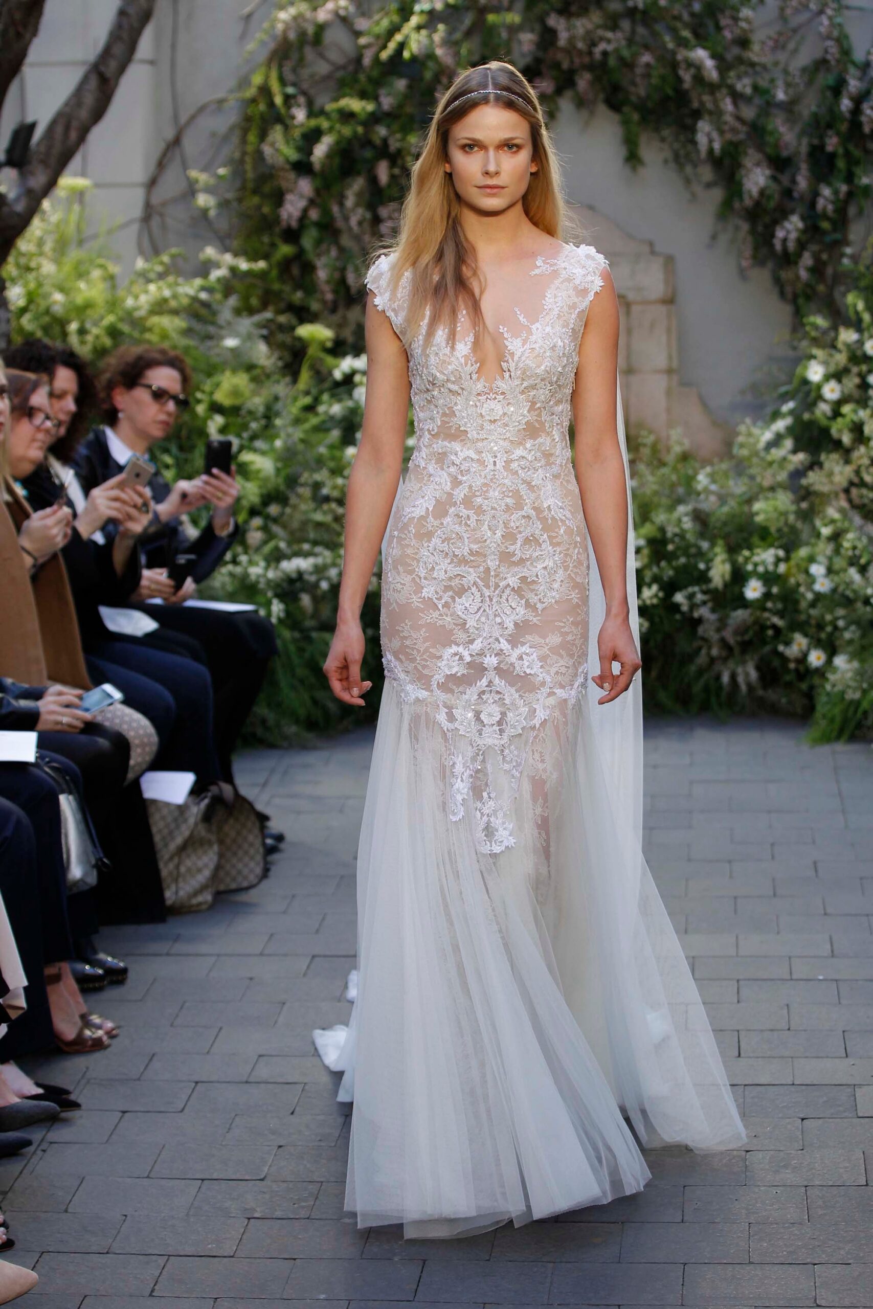 Monique Lhuillier S/S 17 Bridal Look 15