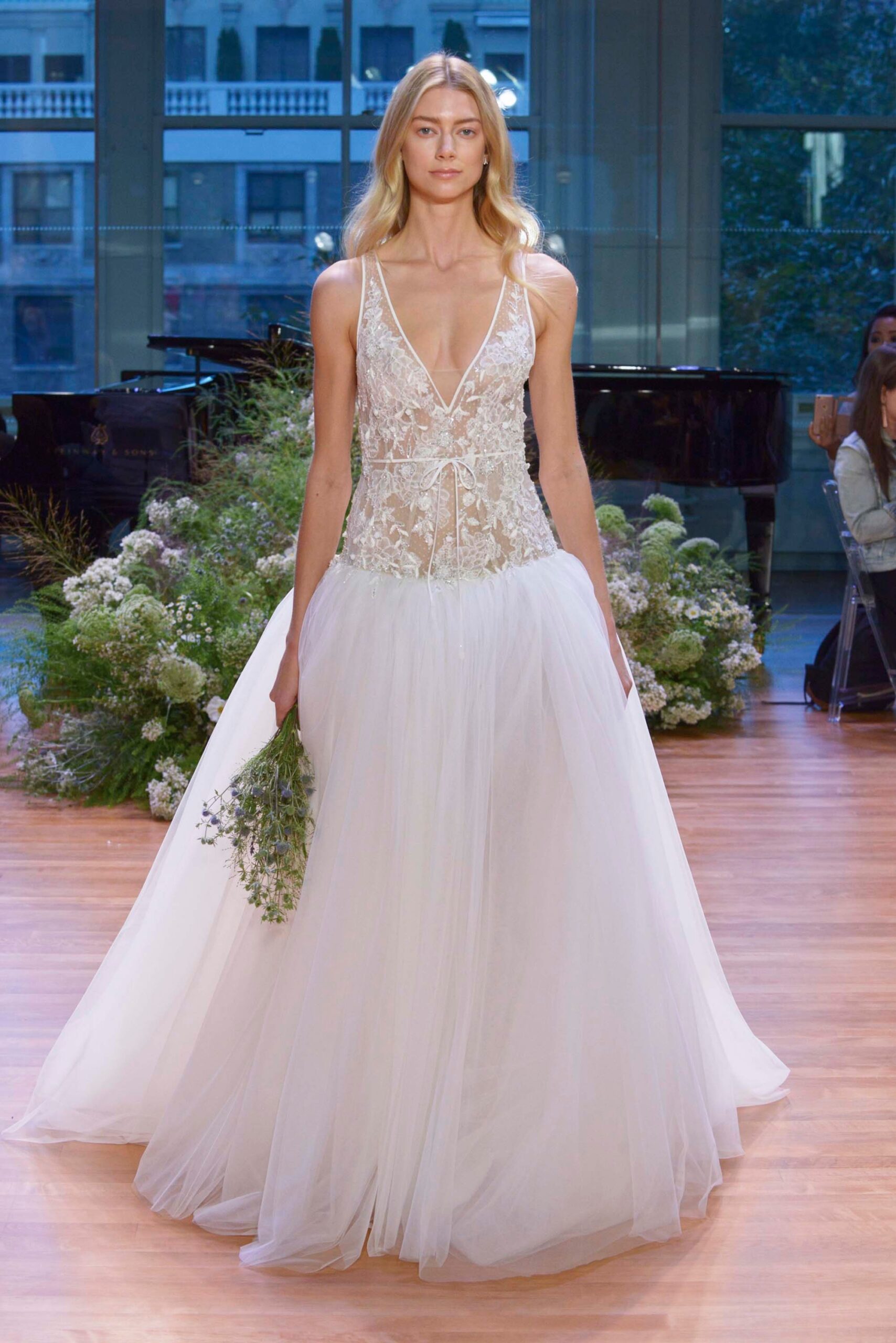 Monique Lhuillier F/W 17 Bridal Look 16
