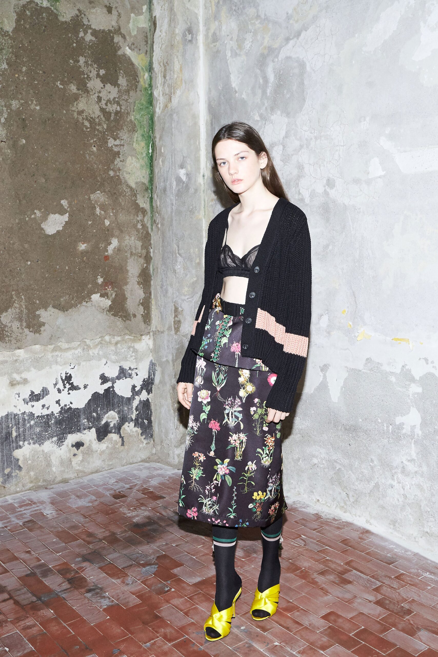 No. 21 Resort 18 Look 16