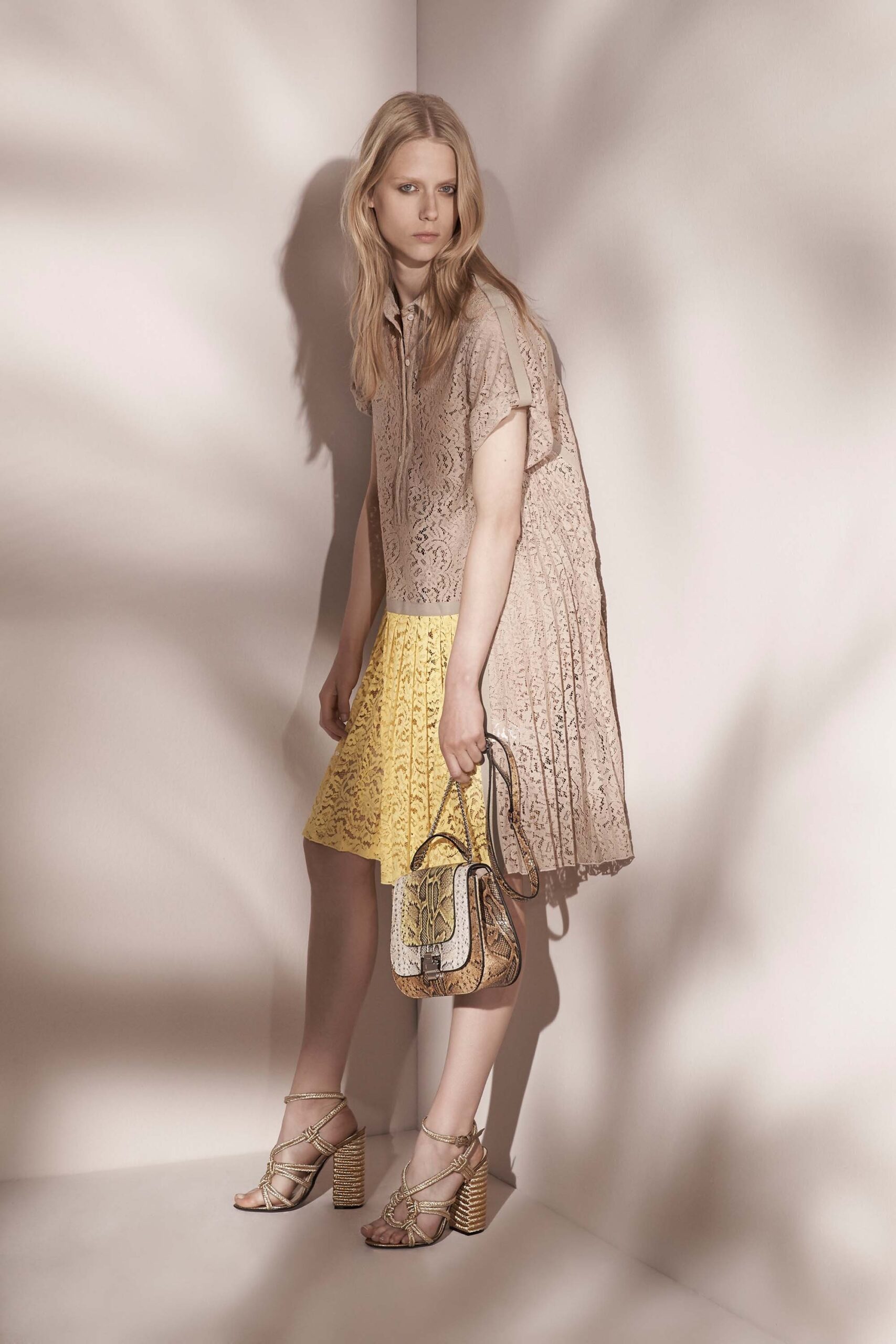 No. 21 Resort 17 Look 16