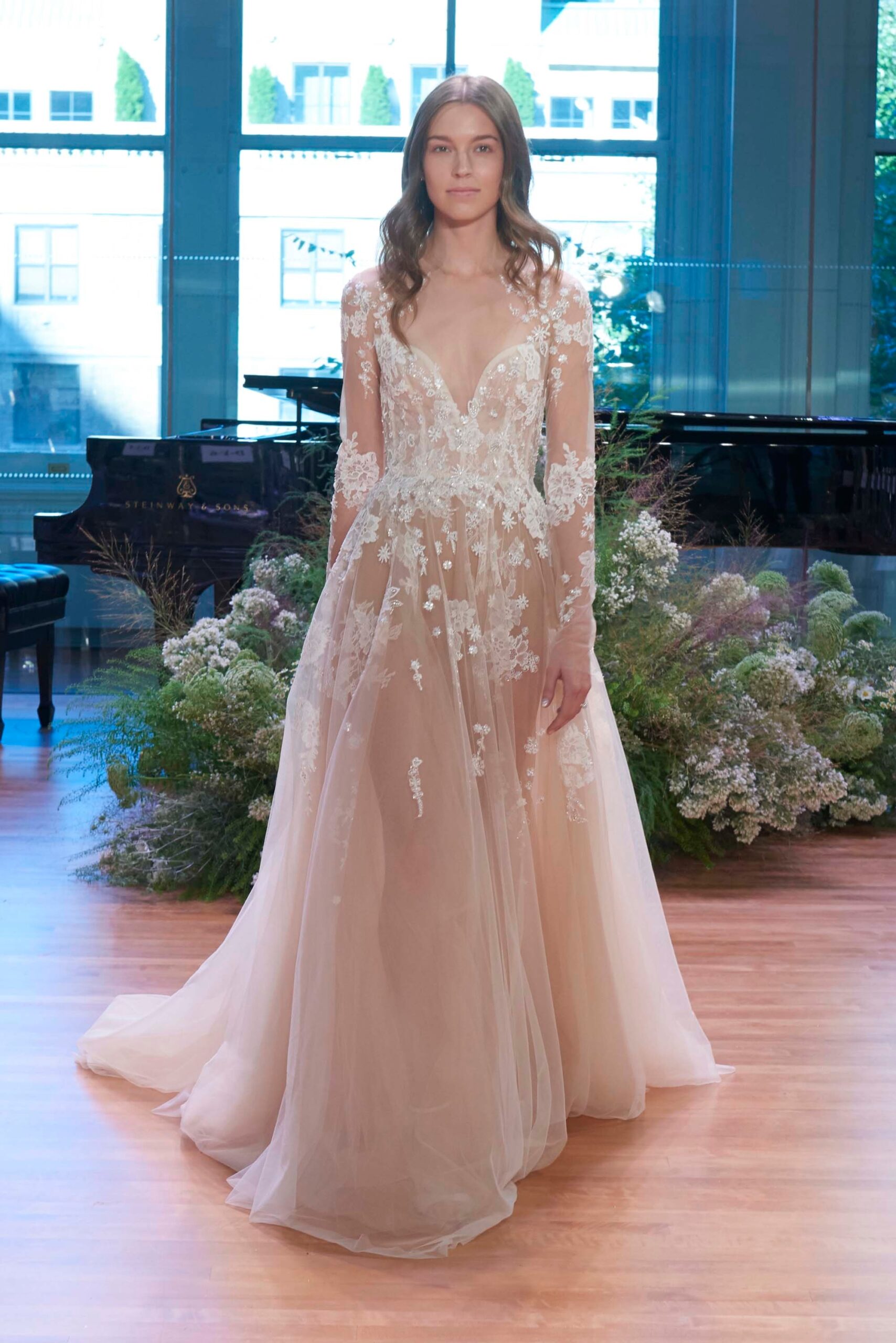 Monique Lhuillier F/W 17 Bridal Look 18