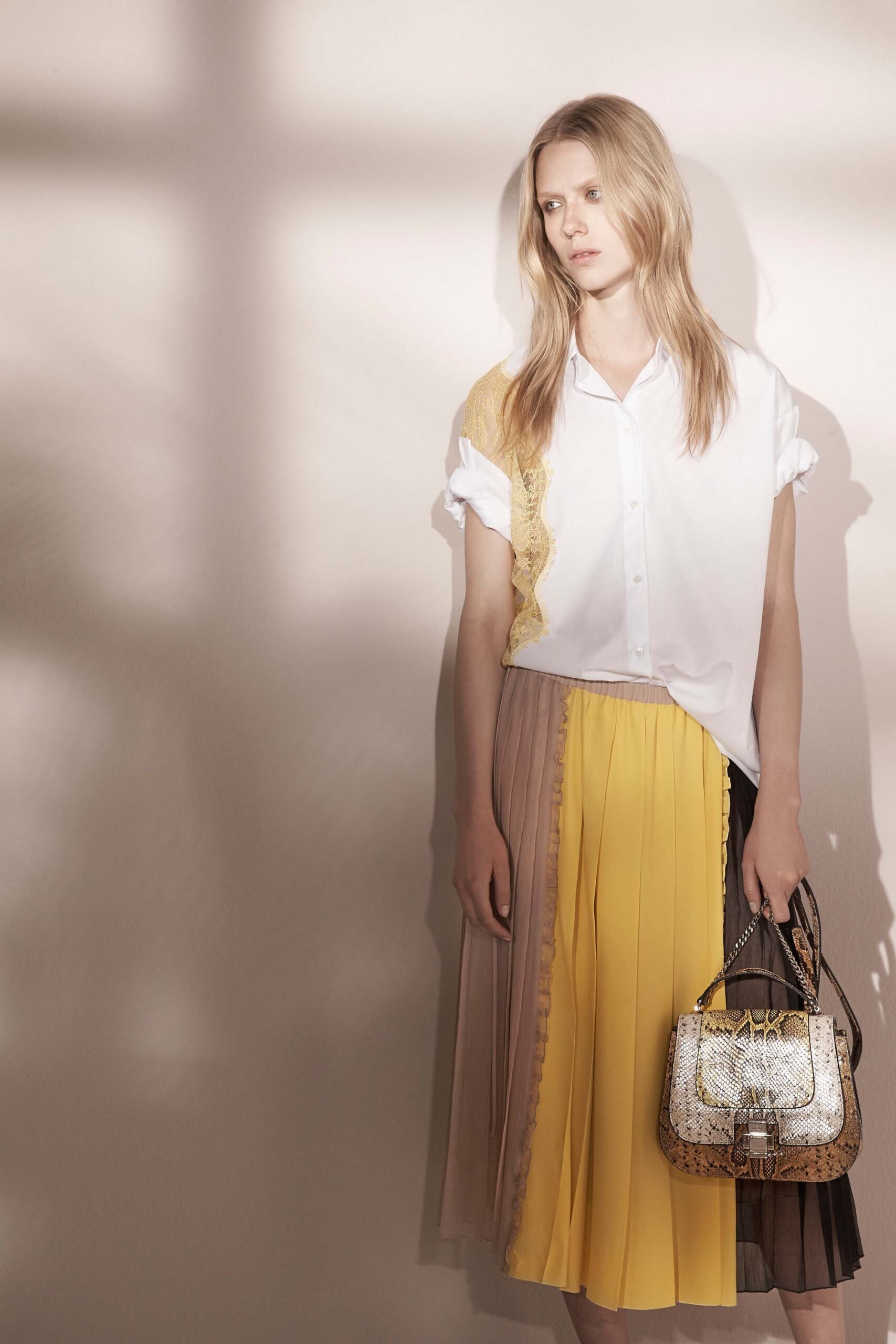 No. 21 Resort 17 Look 18