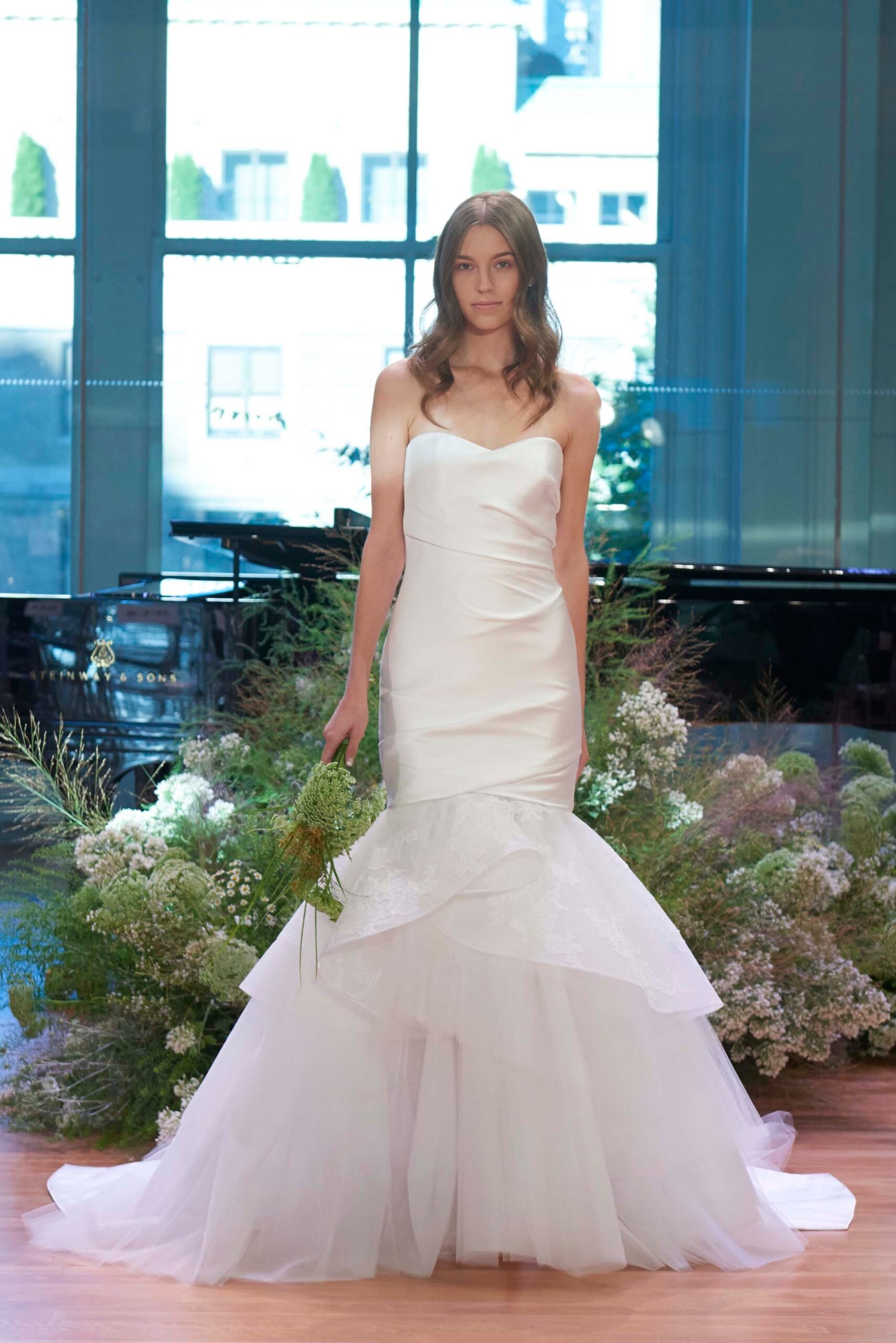 Monique Lhuillier F/W 17 Bridal Look 20