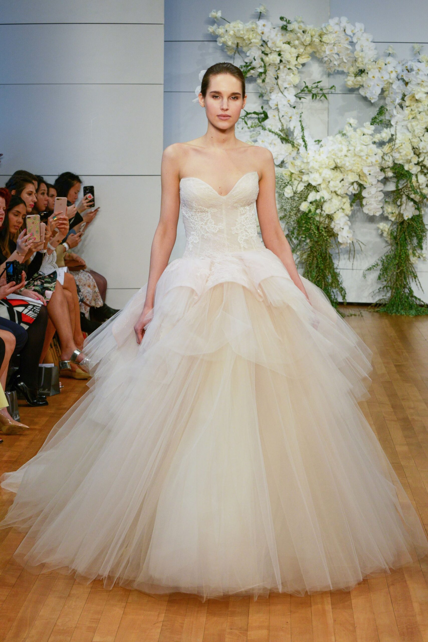 Monique Lhuillier S/S 18 Bridal Look 20
