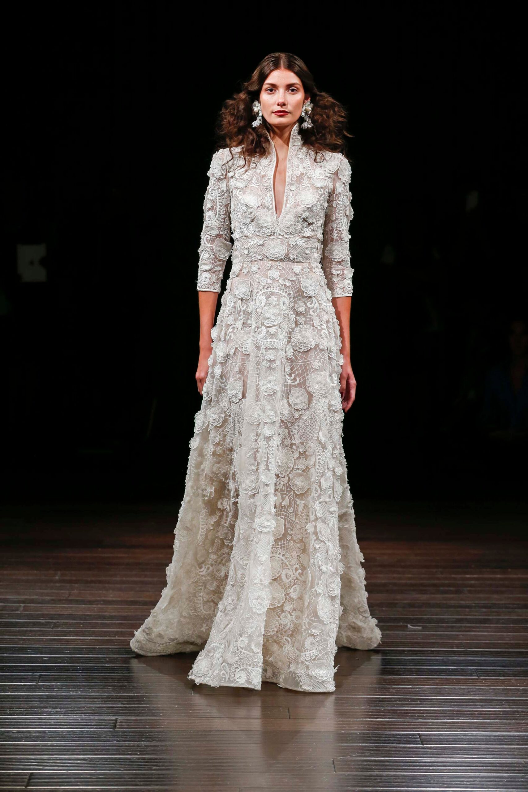 Naeem Khan F/W 17 Bridal Look 20