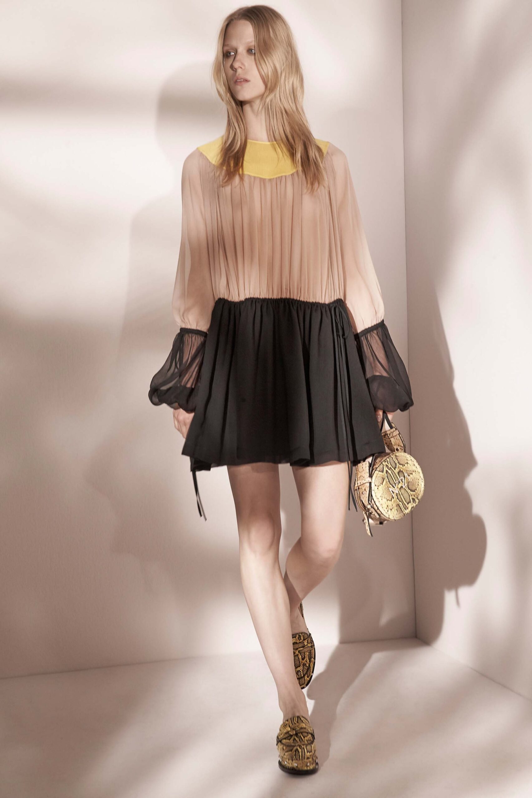 No. 21 Resort 17 Look 21