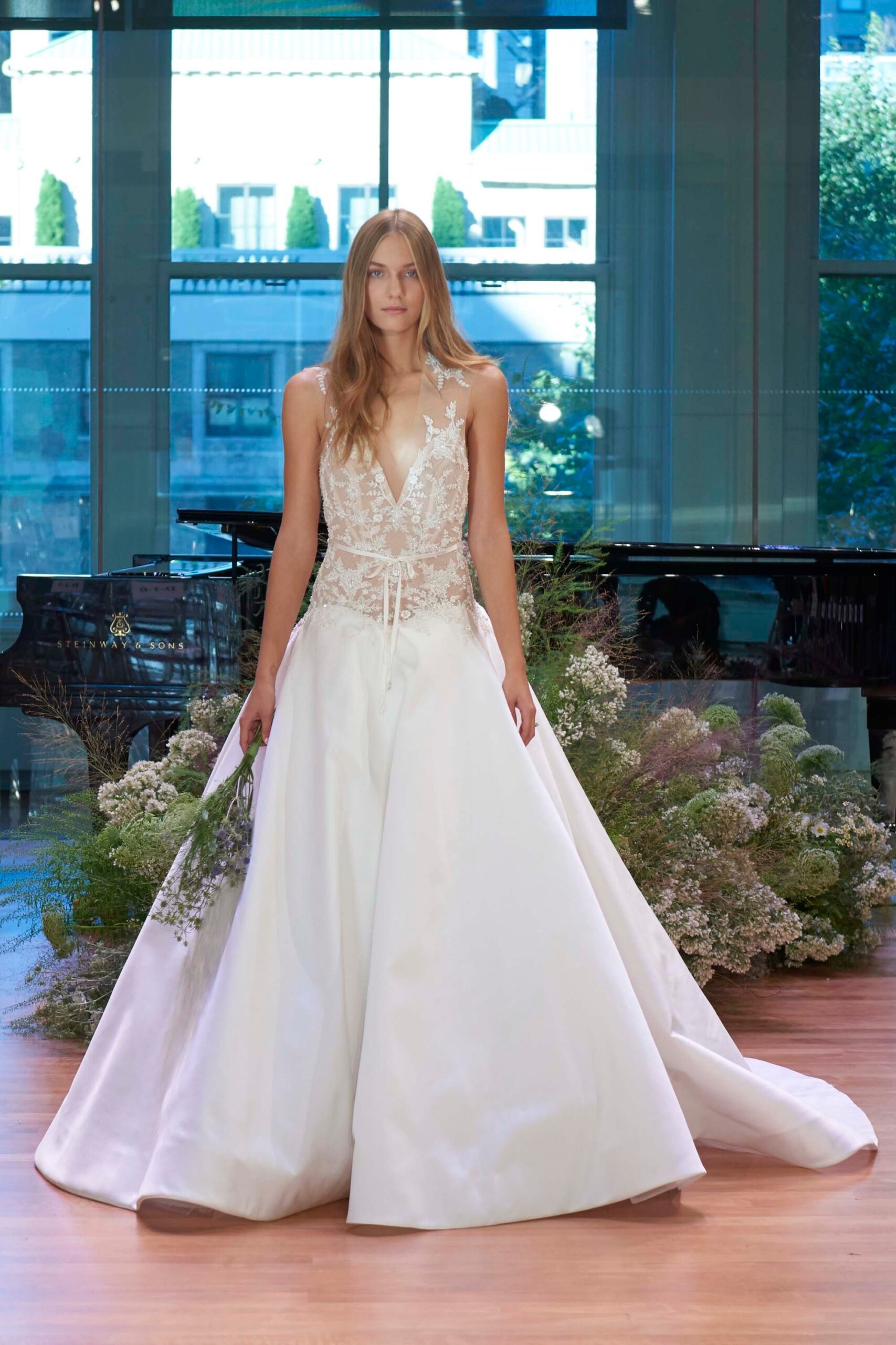 Monique Lhuillier F/W 17 Bridal Look 22
