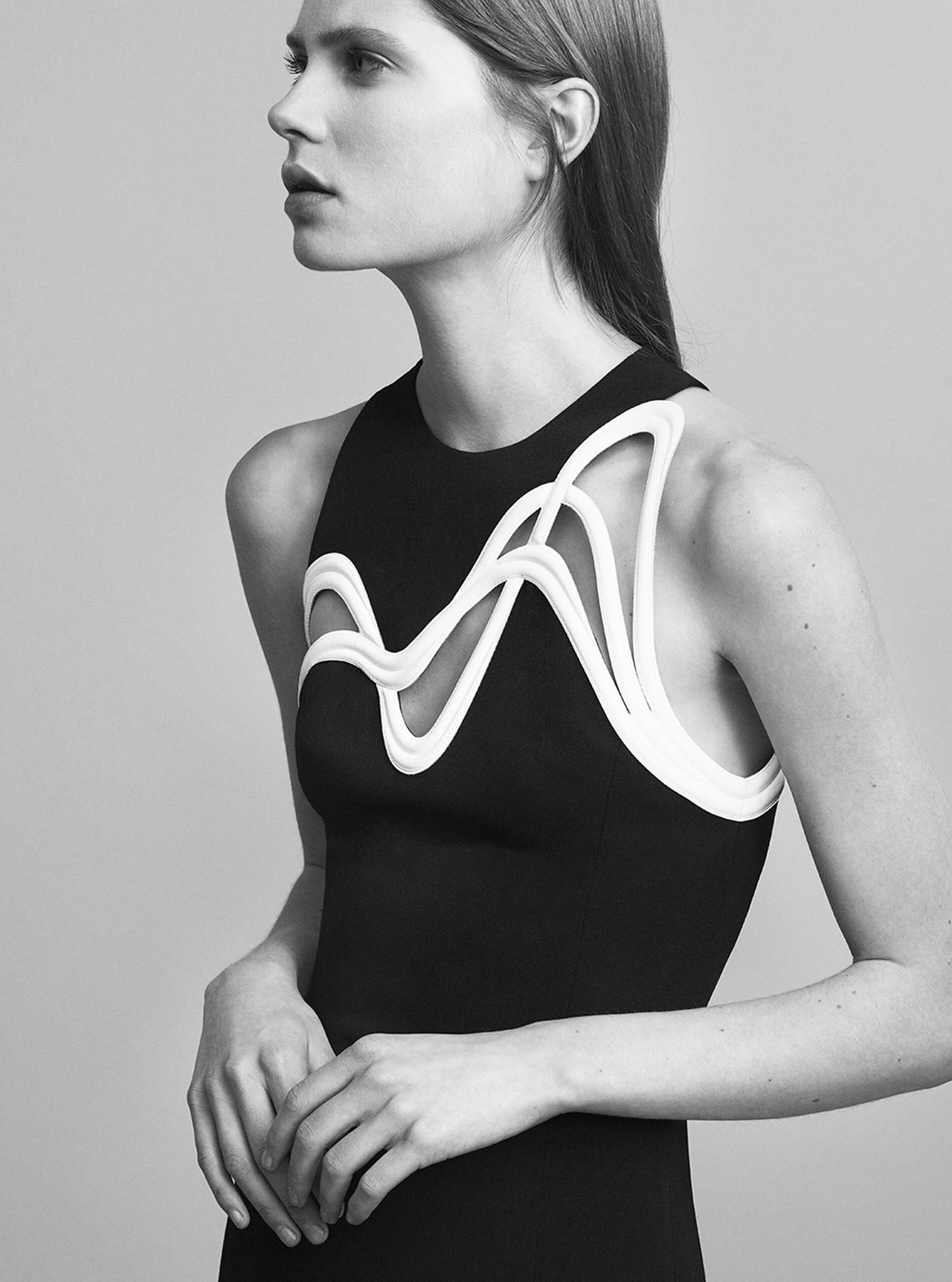 Mugler Resort 17 Look 25