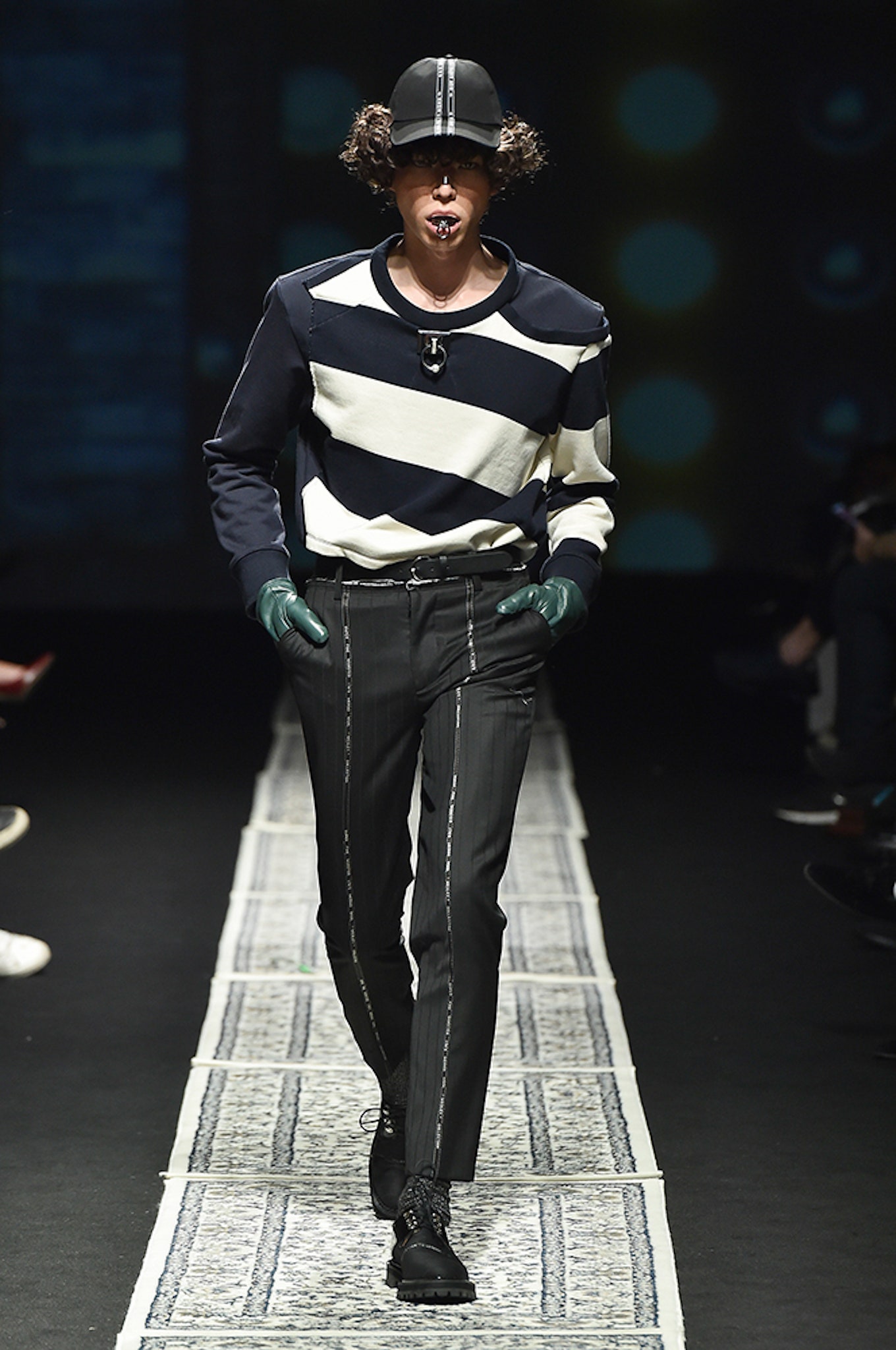 Münn Seoul F/W 17 Look 16