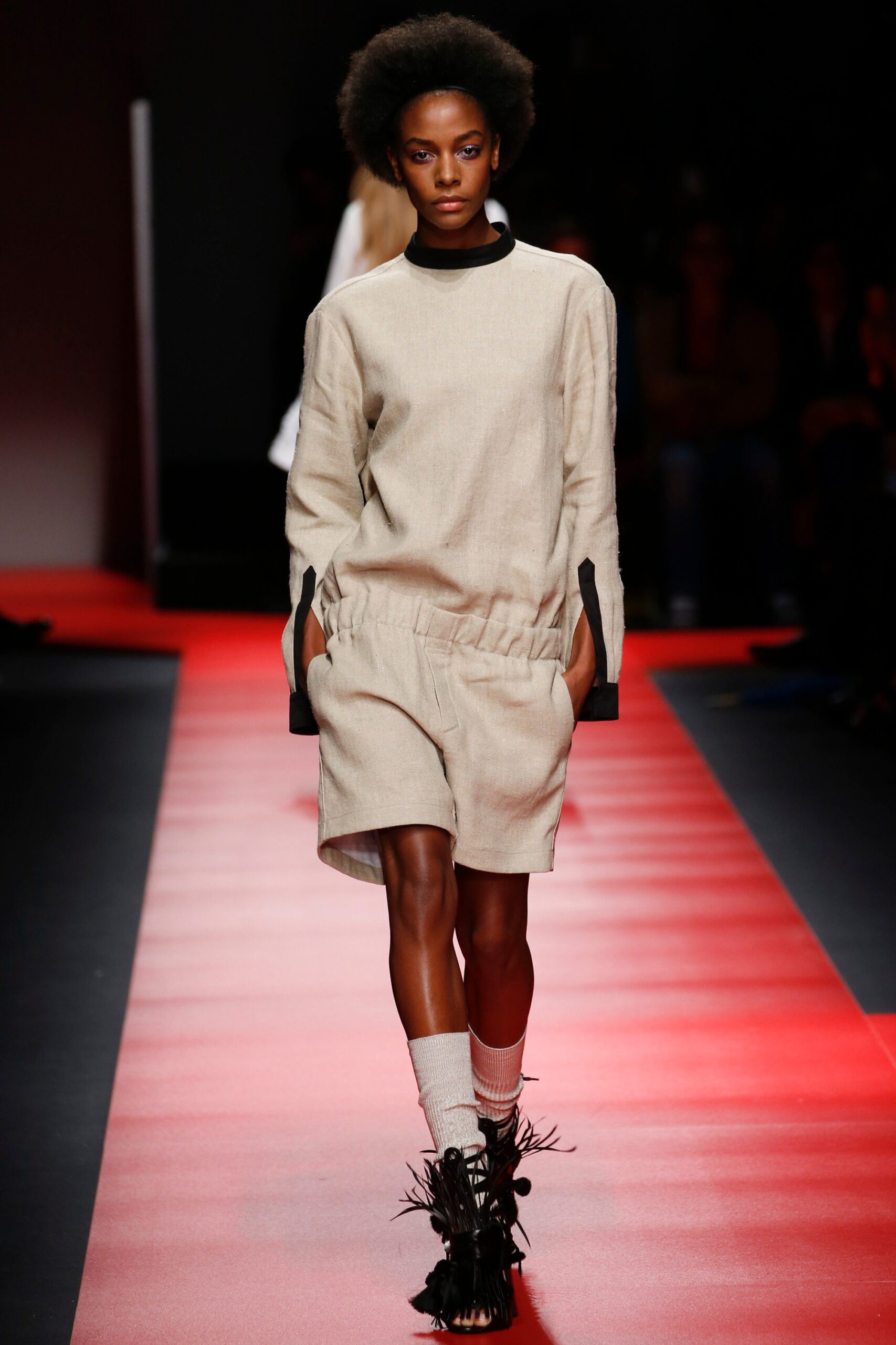 No. 21 S/S 16 Look 2