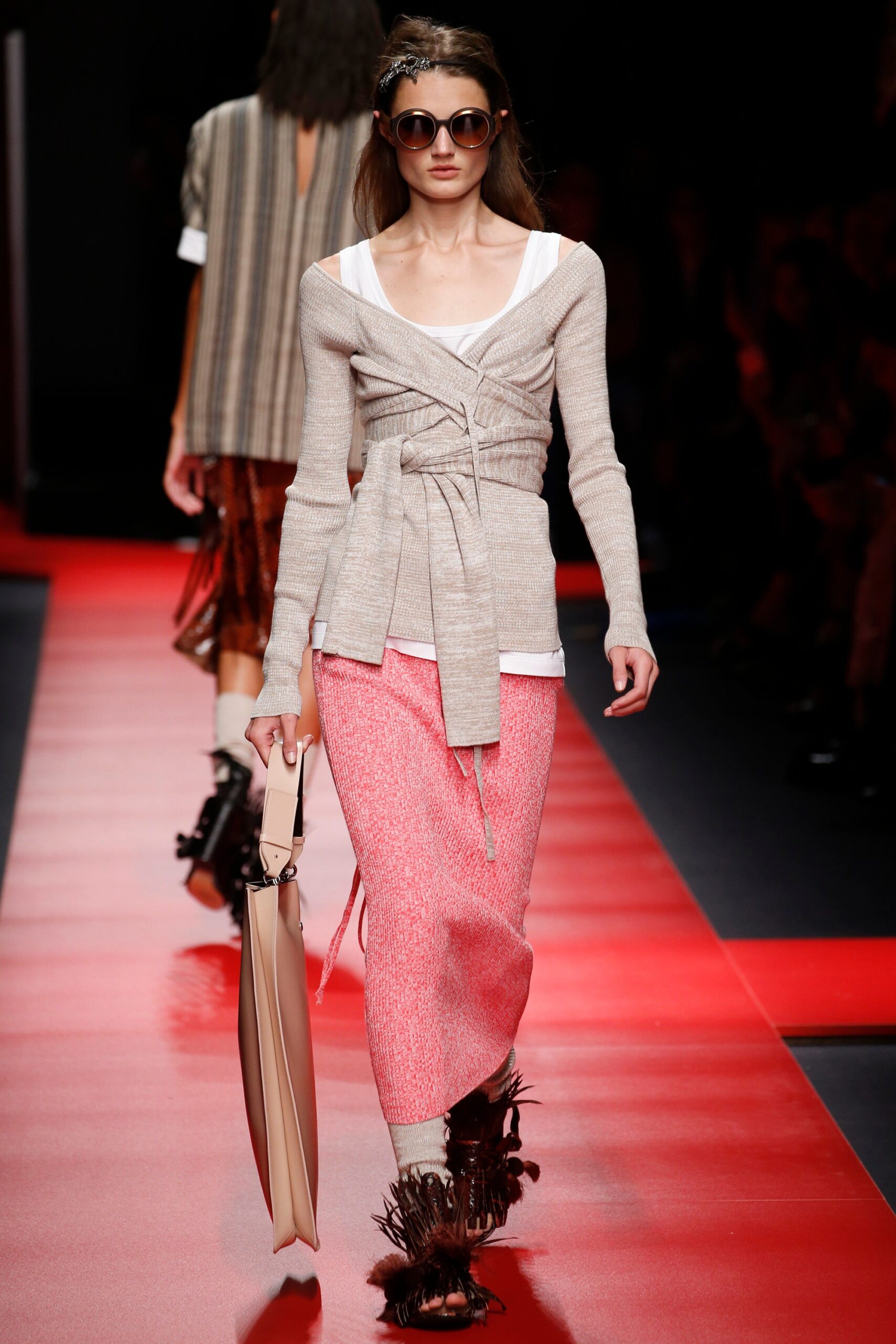 No. 21 S/S 16 Look 3