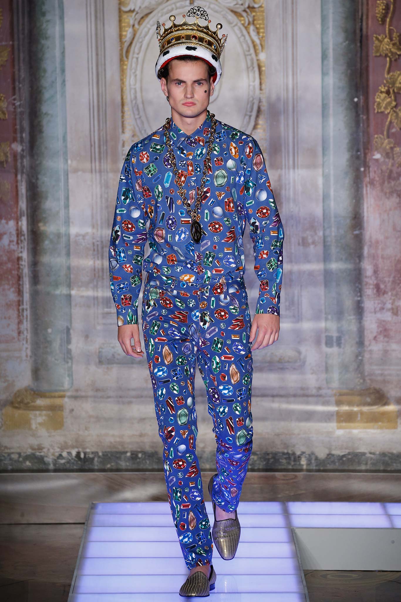 Moschino S/S 16 Menswear Look 3