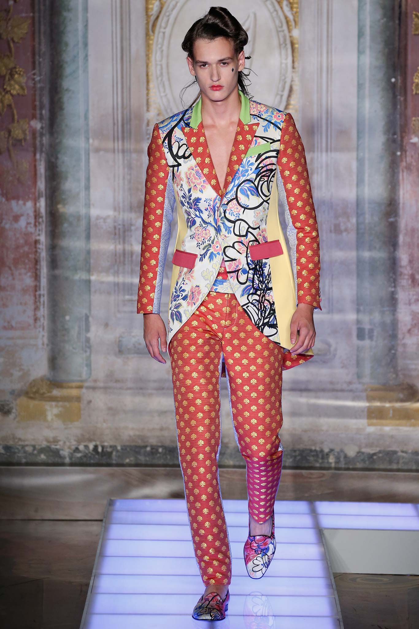 Moschino S/S 16 Menswear Look 18