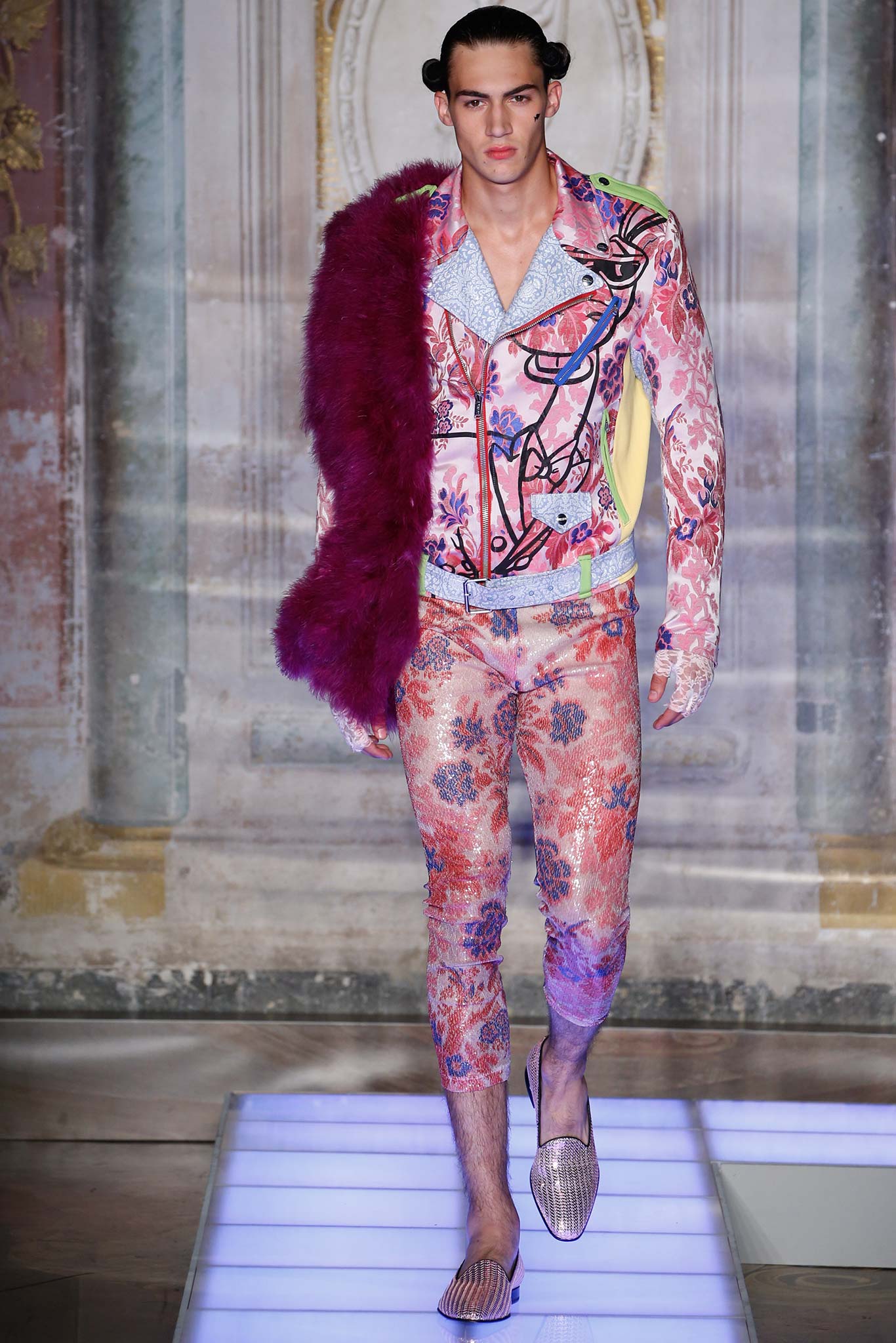 Moschino S/S 16 Menswear Look 19
