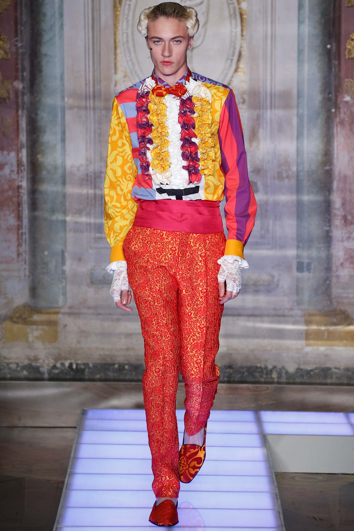 Moschino S/S 16 Menswear Look 22