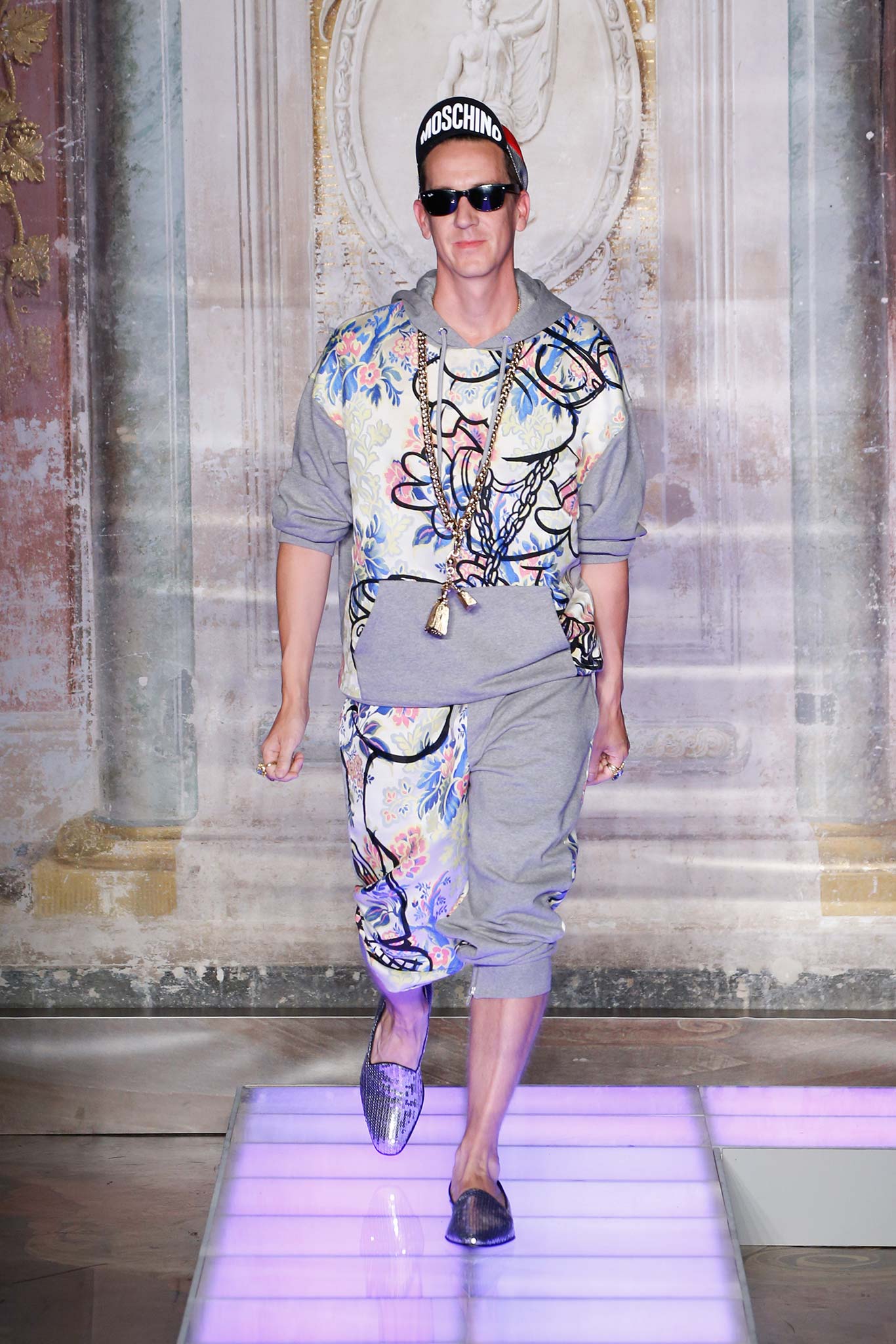 Moschino S/S 16 Menswear Look 23