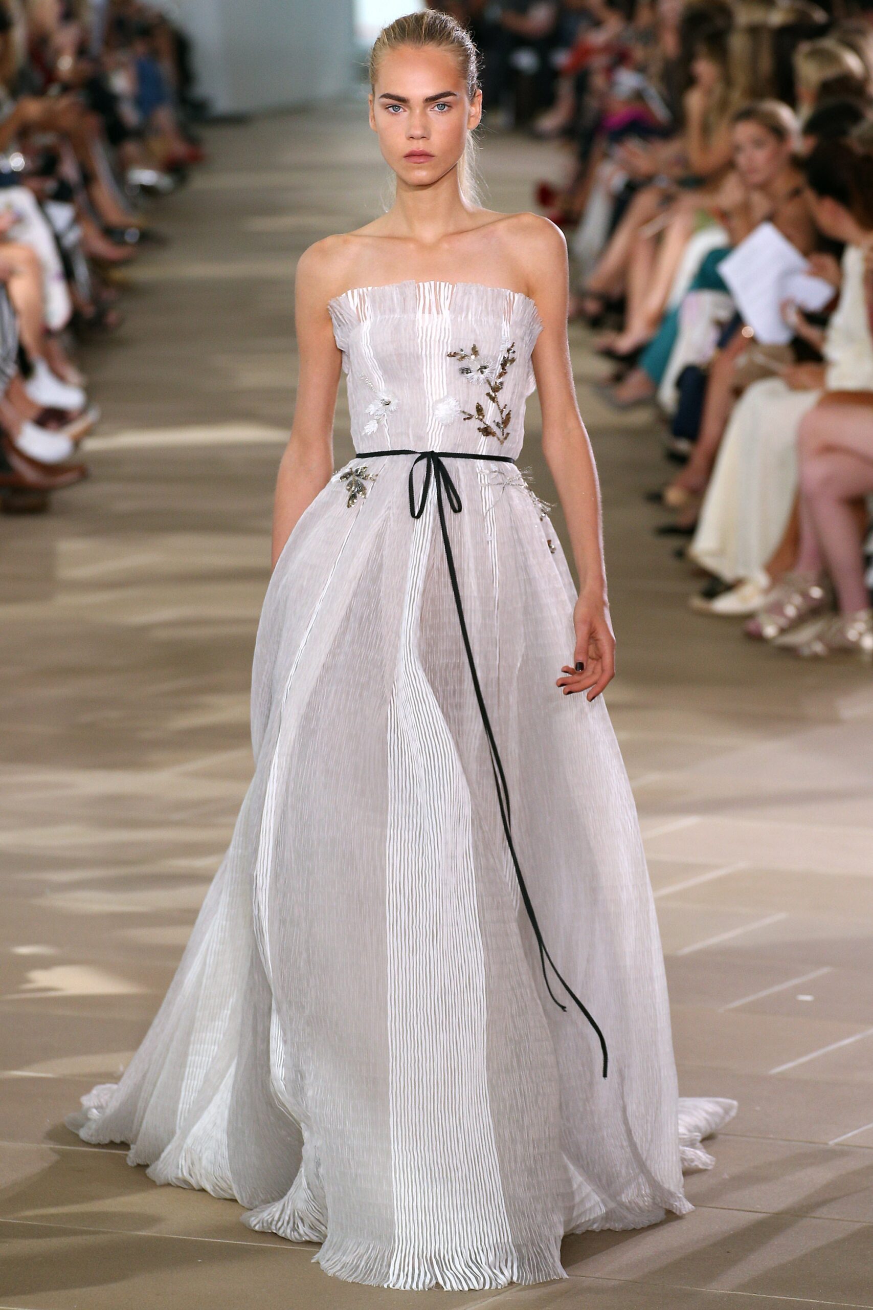 Monique Lhuillier S/S 17 Look 39