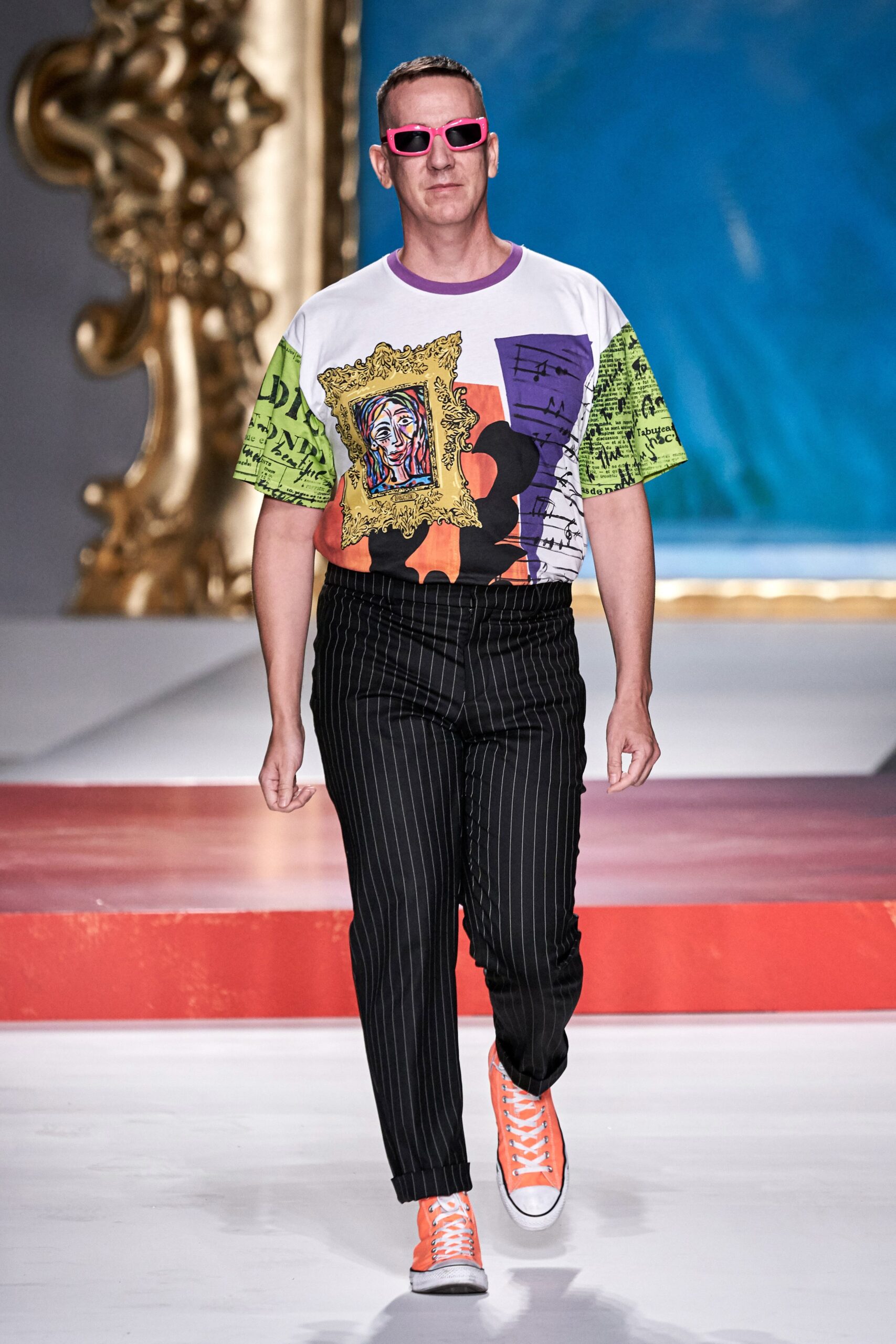 Moschino S/S 20 Look 1
