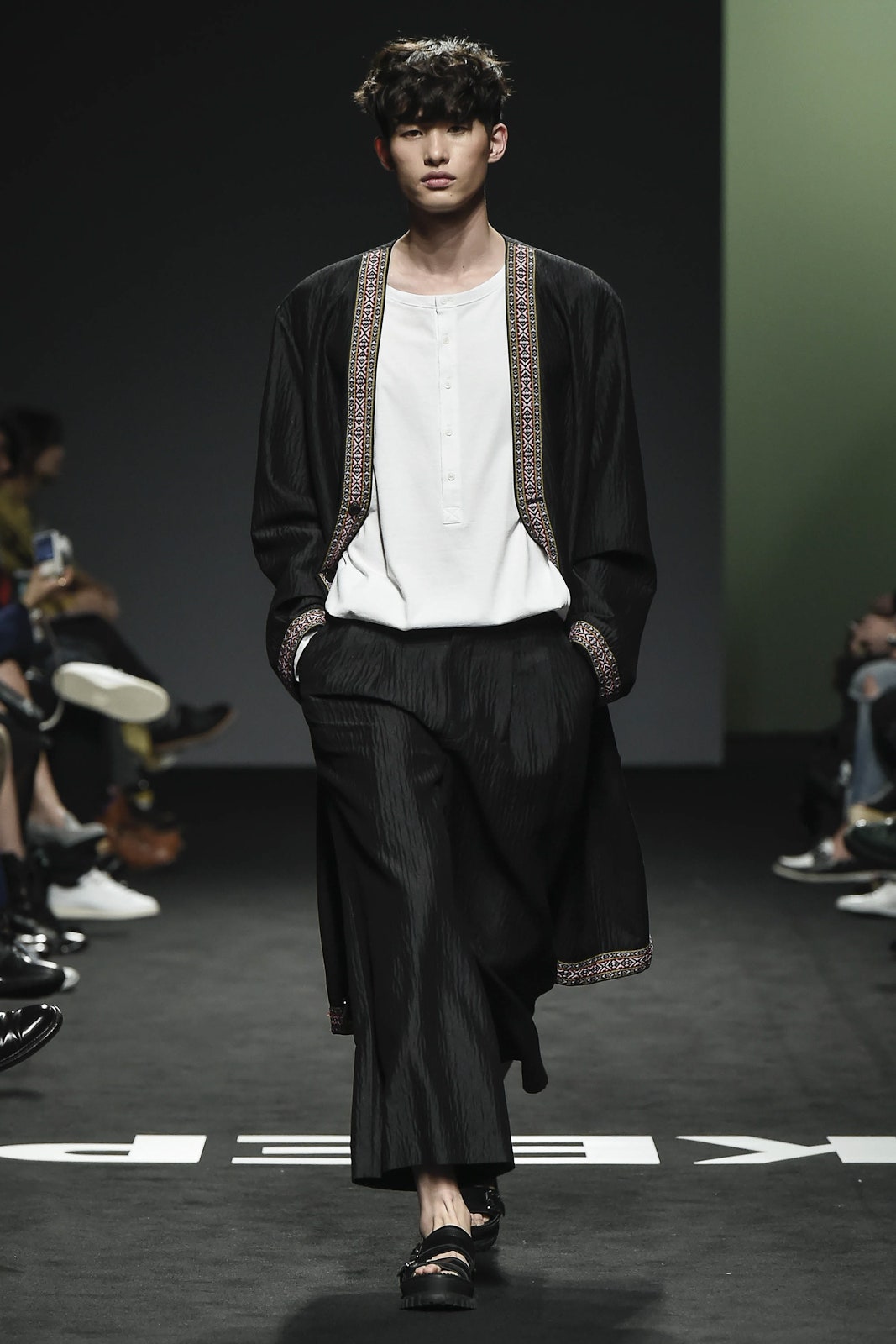 Munsoo Kwon Seoul S/S 17 Look 21