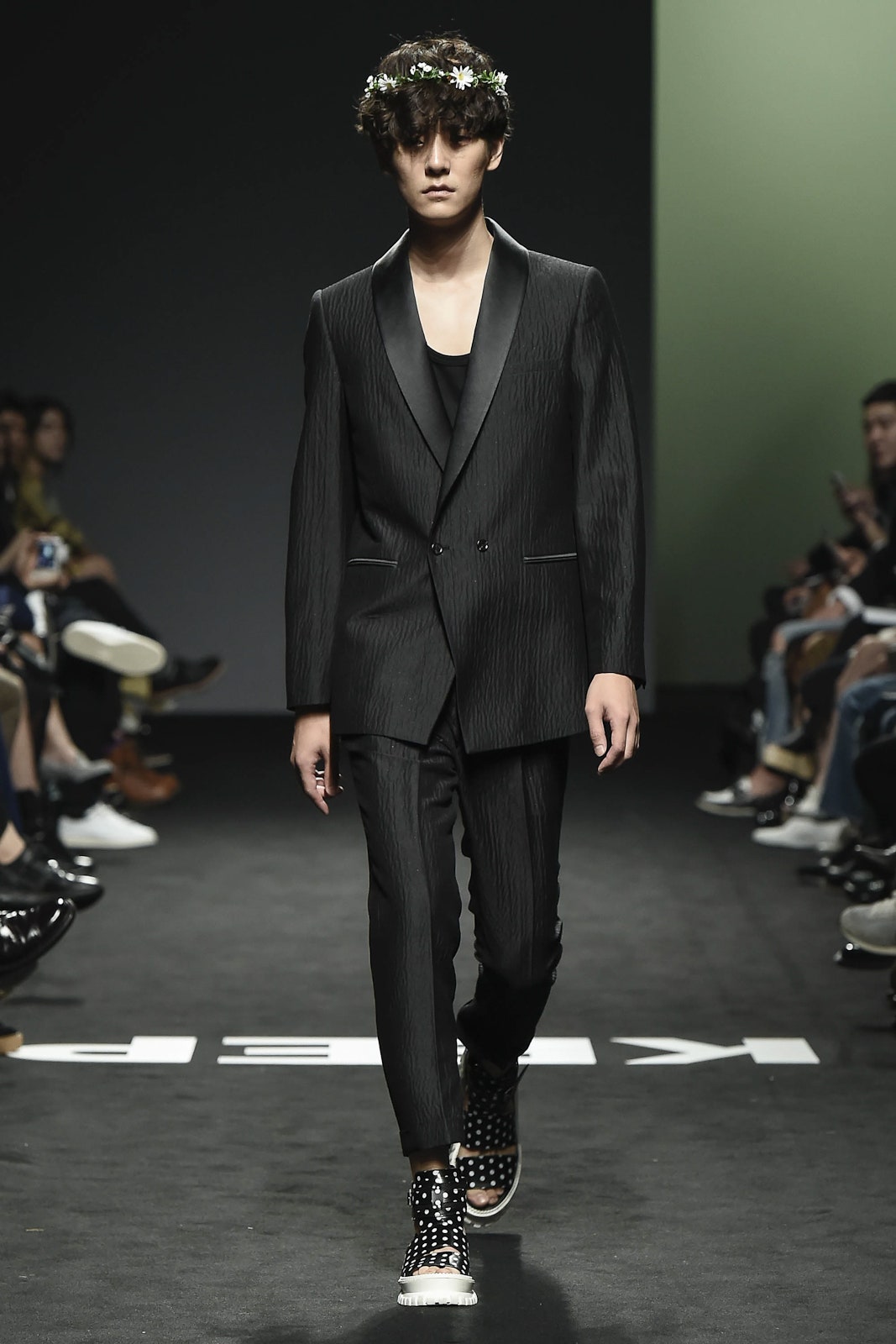 Munsoo Kwon Seoul S/S 17 Look 27