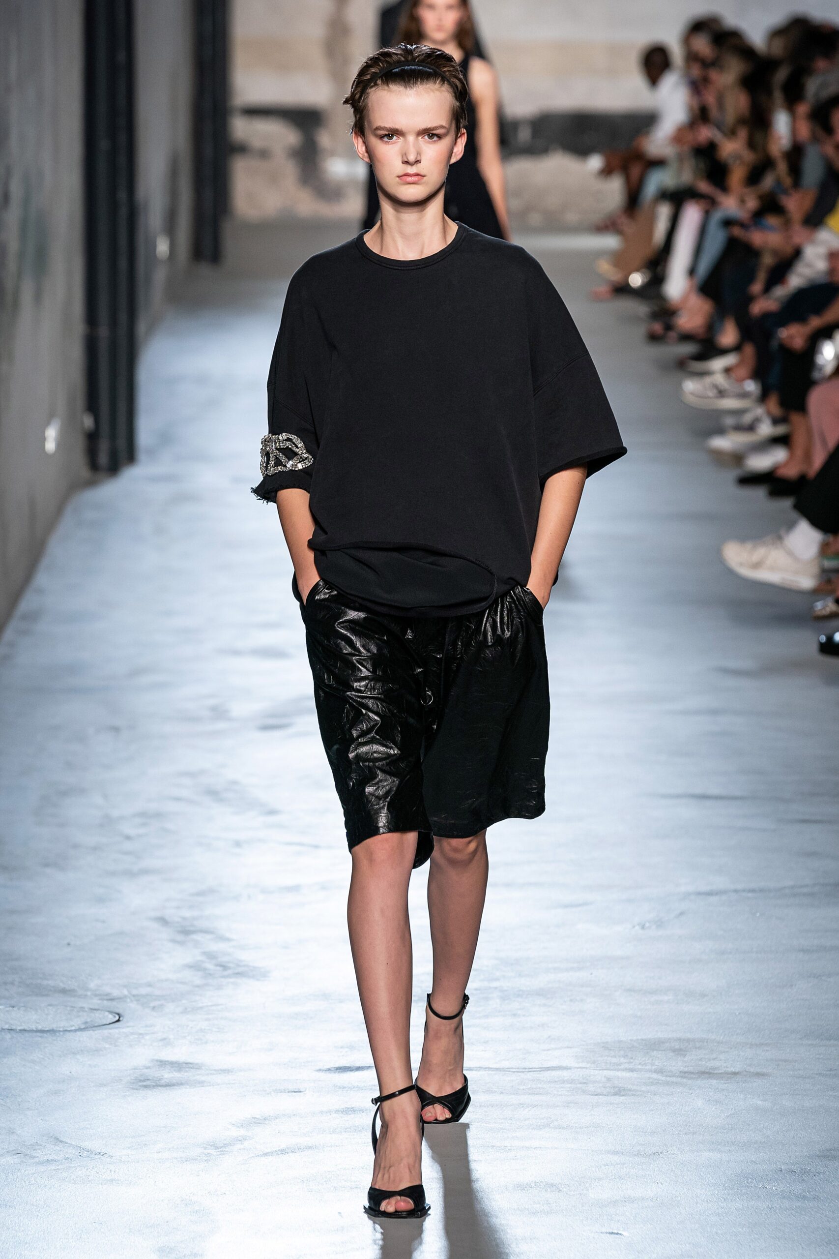 No. 21 S/S 20 Look 1