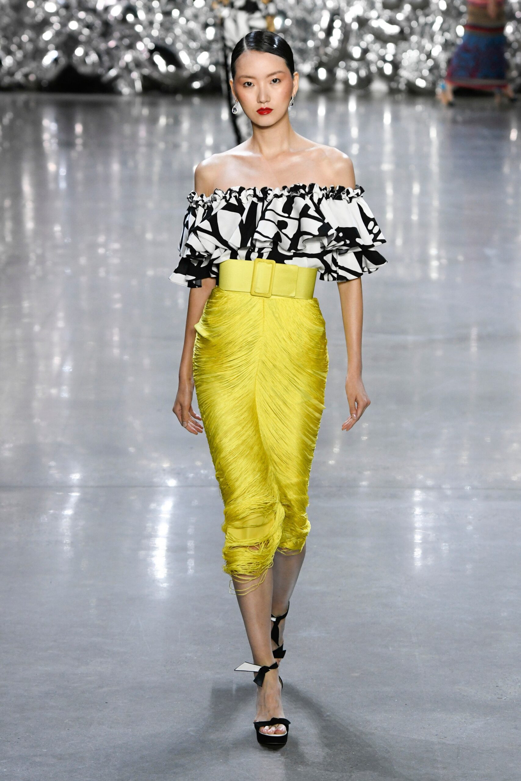 Naeem Khan S/S 19 Look 16