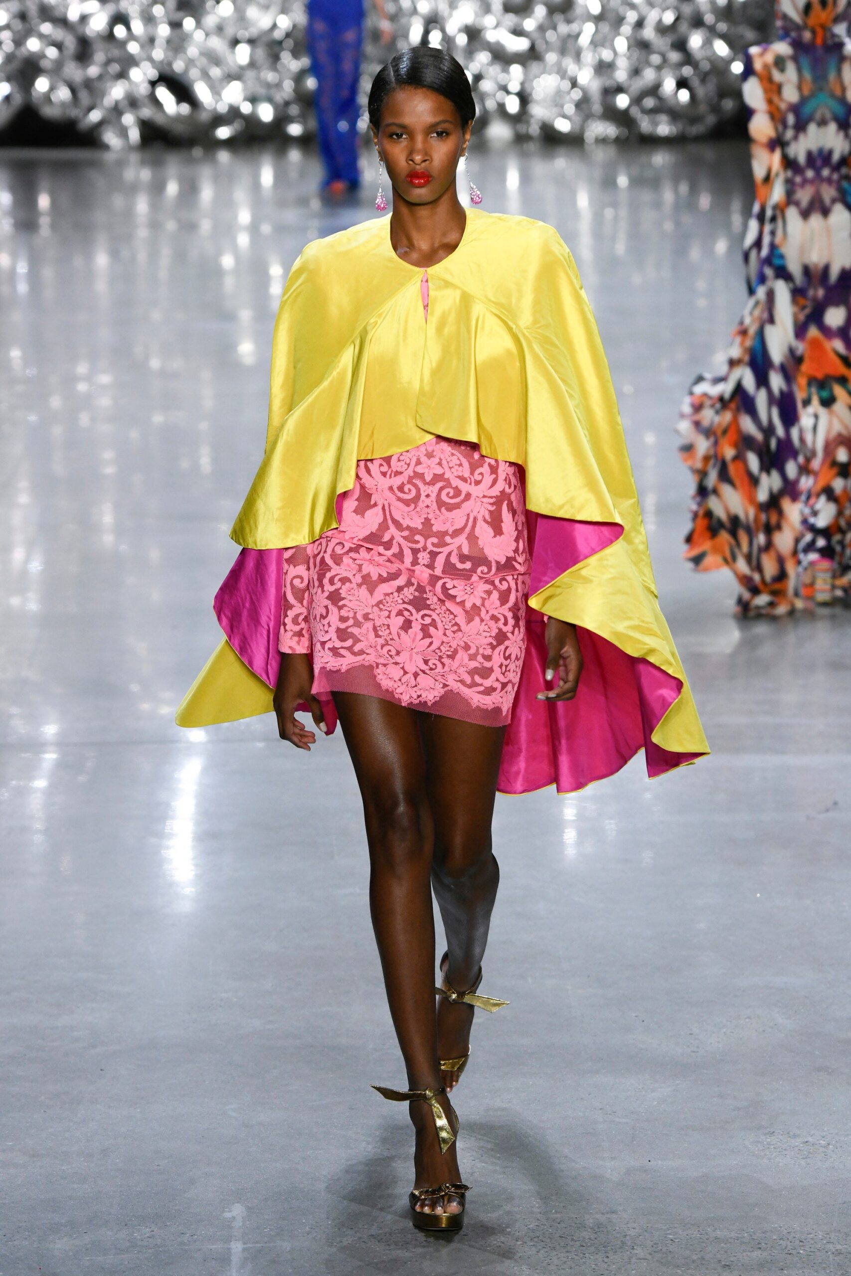 Naeem Khan S/S 19 Look 33