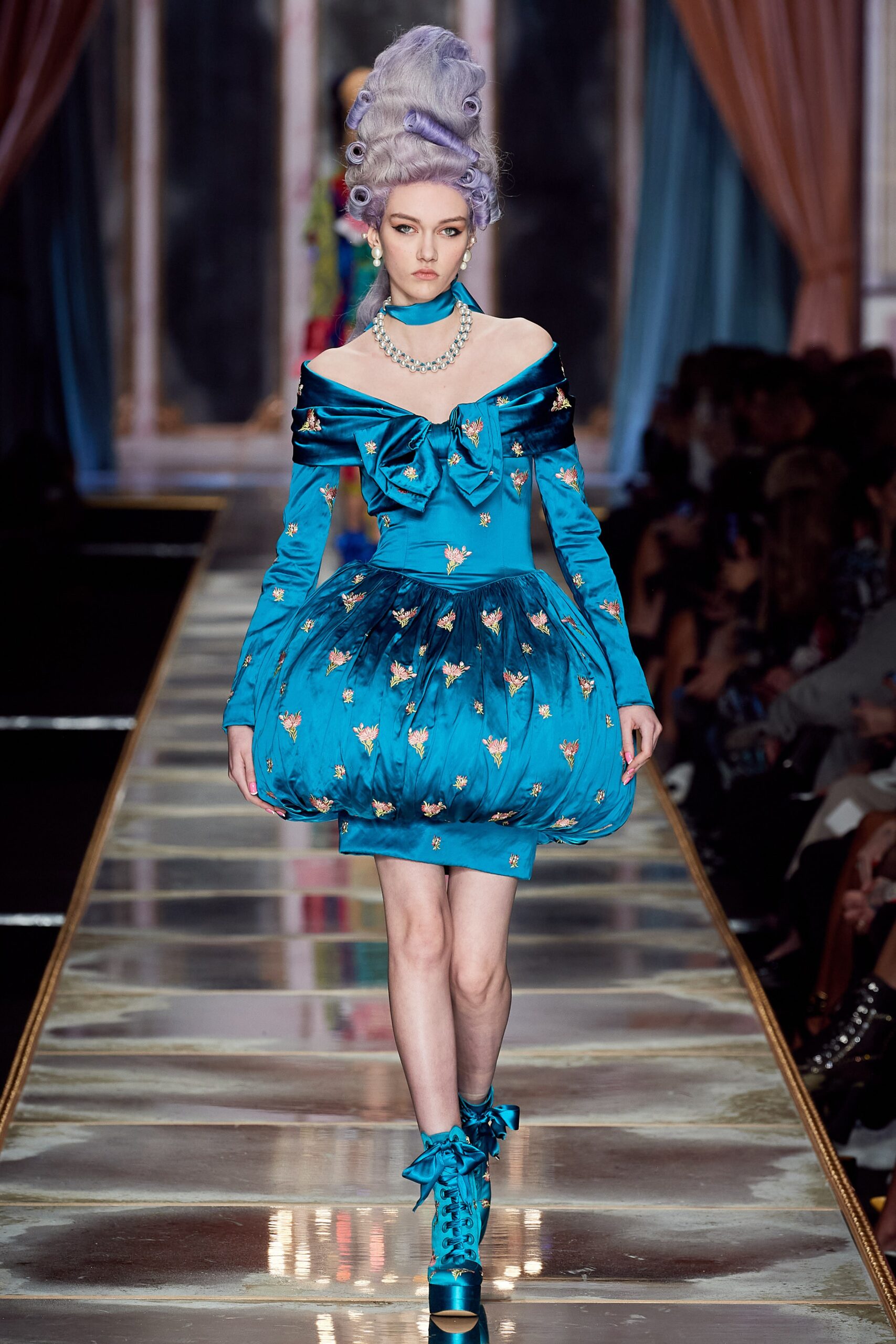 Moschino Fall 2020 Ready-to-Wear