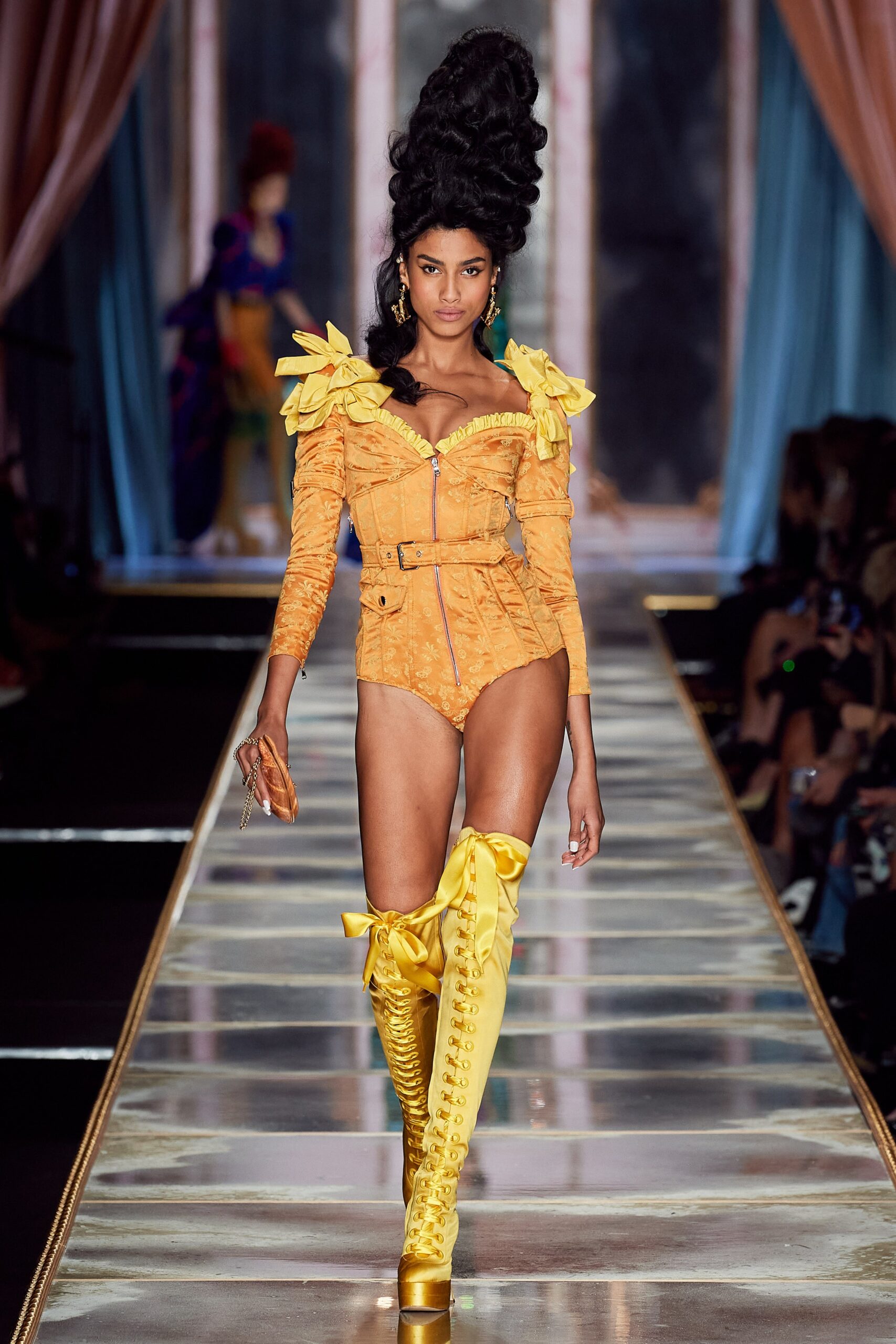 Moschino F/W 20 Look 2