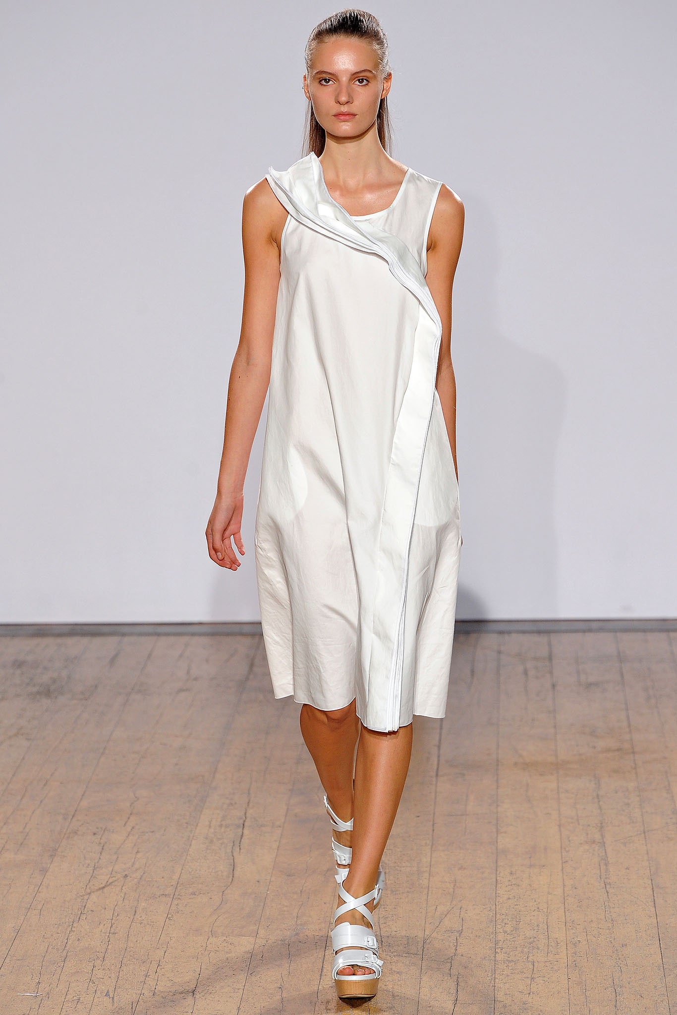 Nicole Farhi Spring 2013 Ready-to-Wear