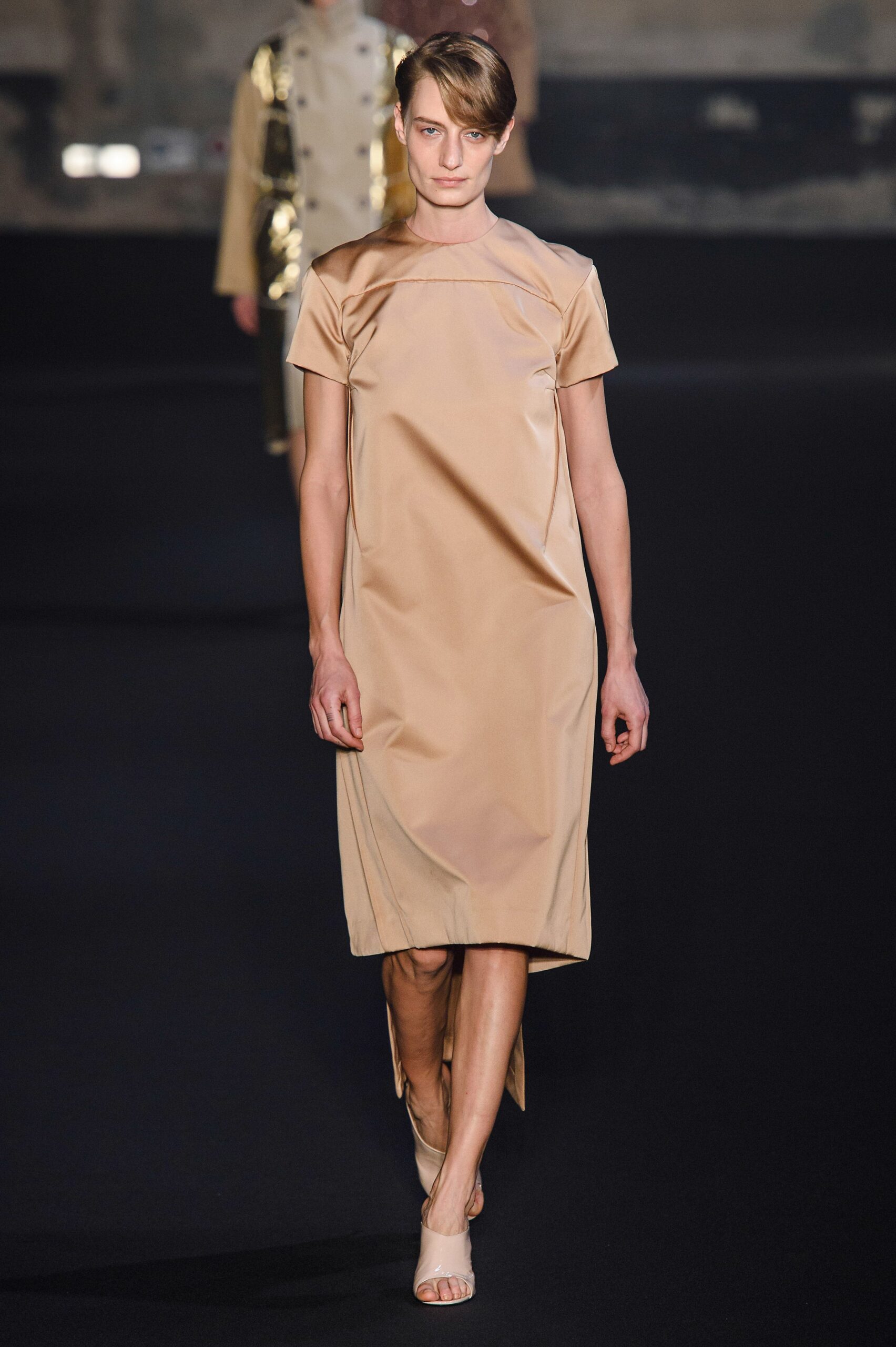 No. 21 F/W 19 Look 2