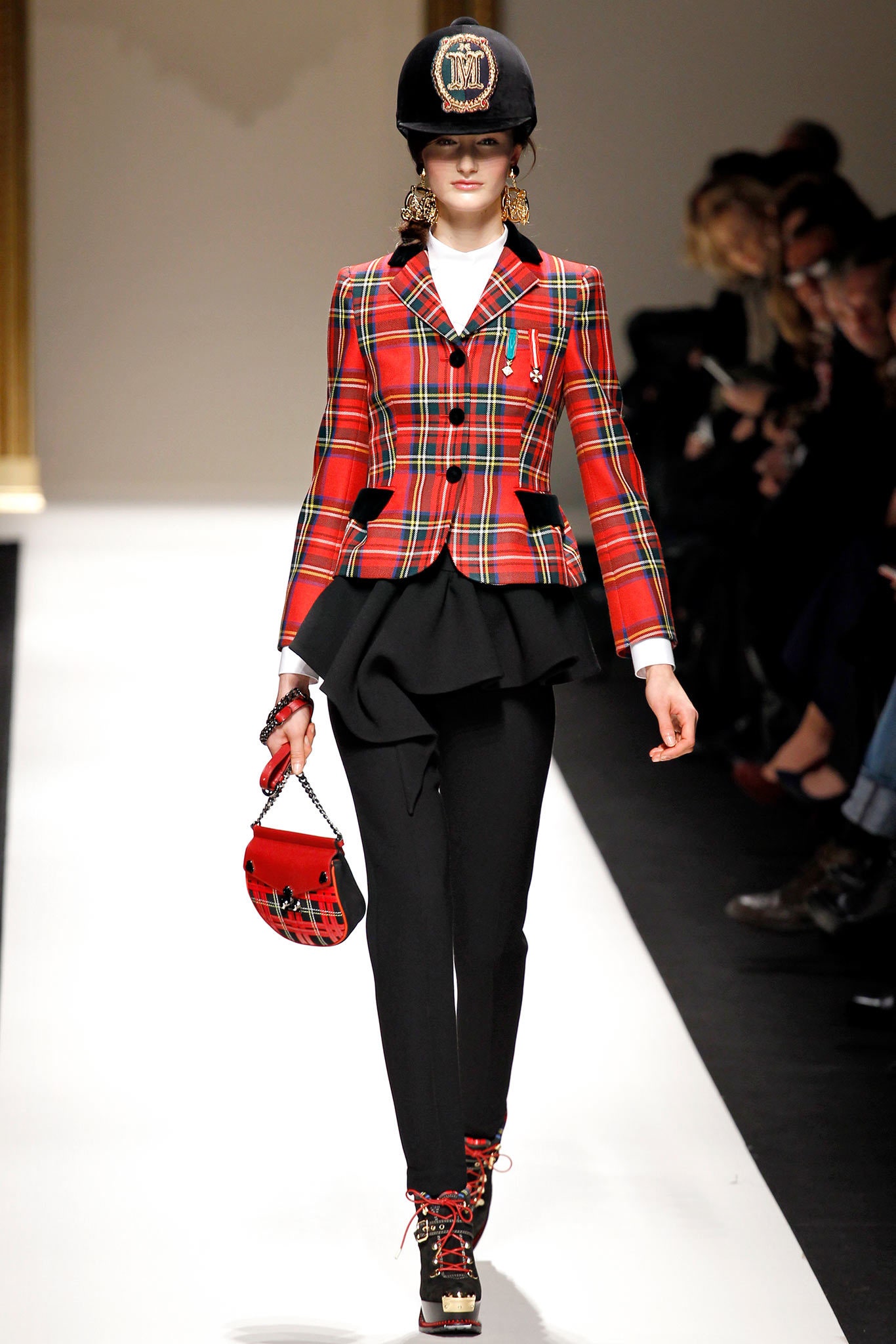 Moschino F/W 13 Look 1