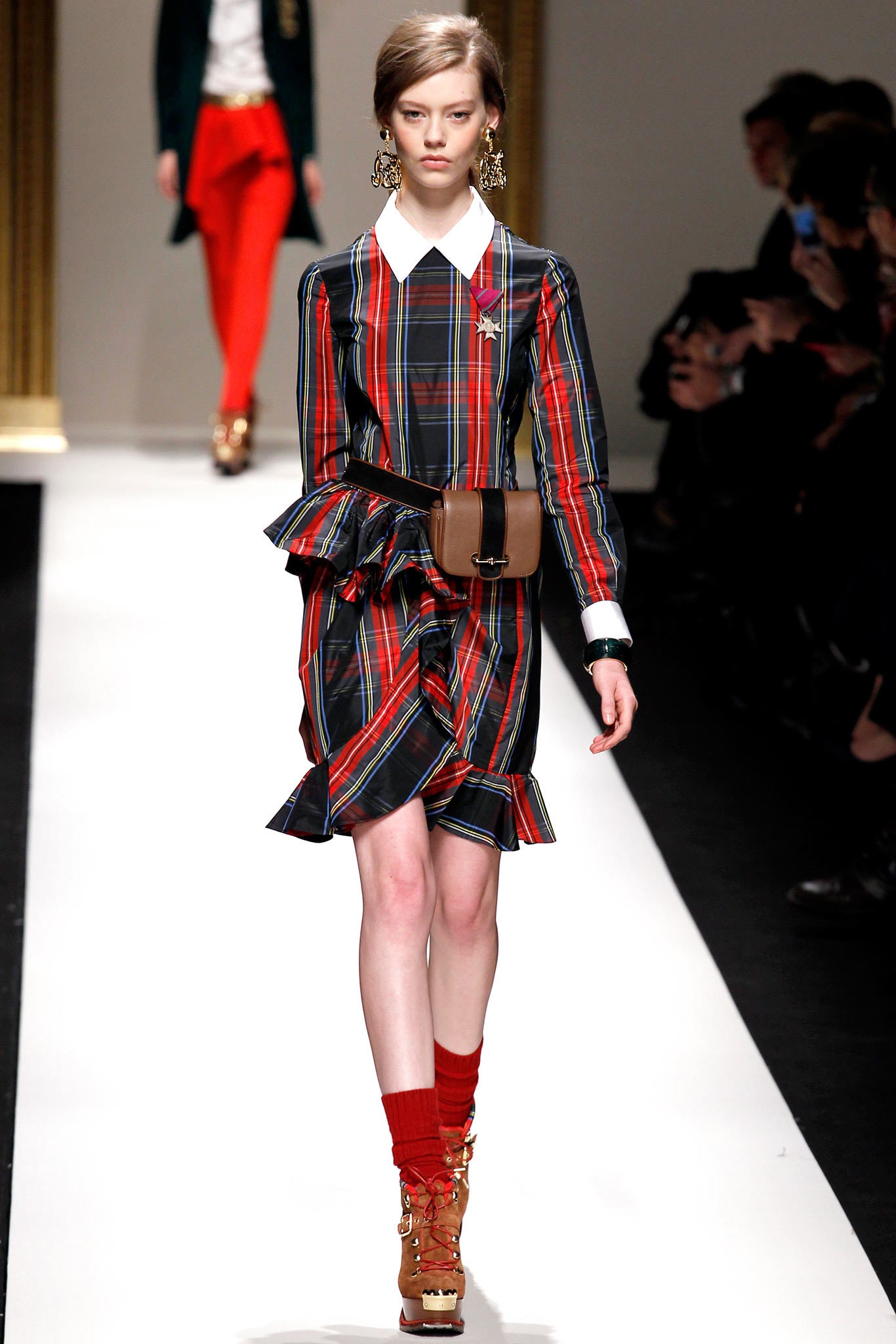 Moschino F/W 13 Look 19