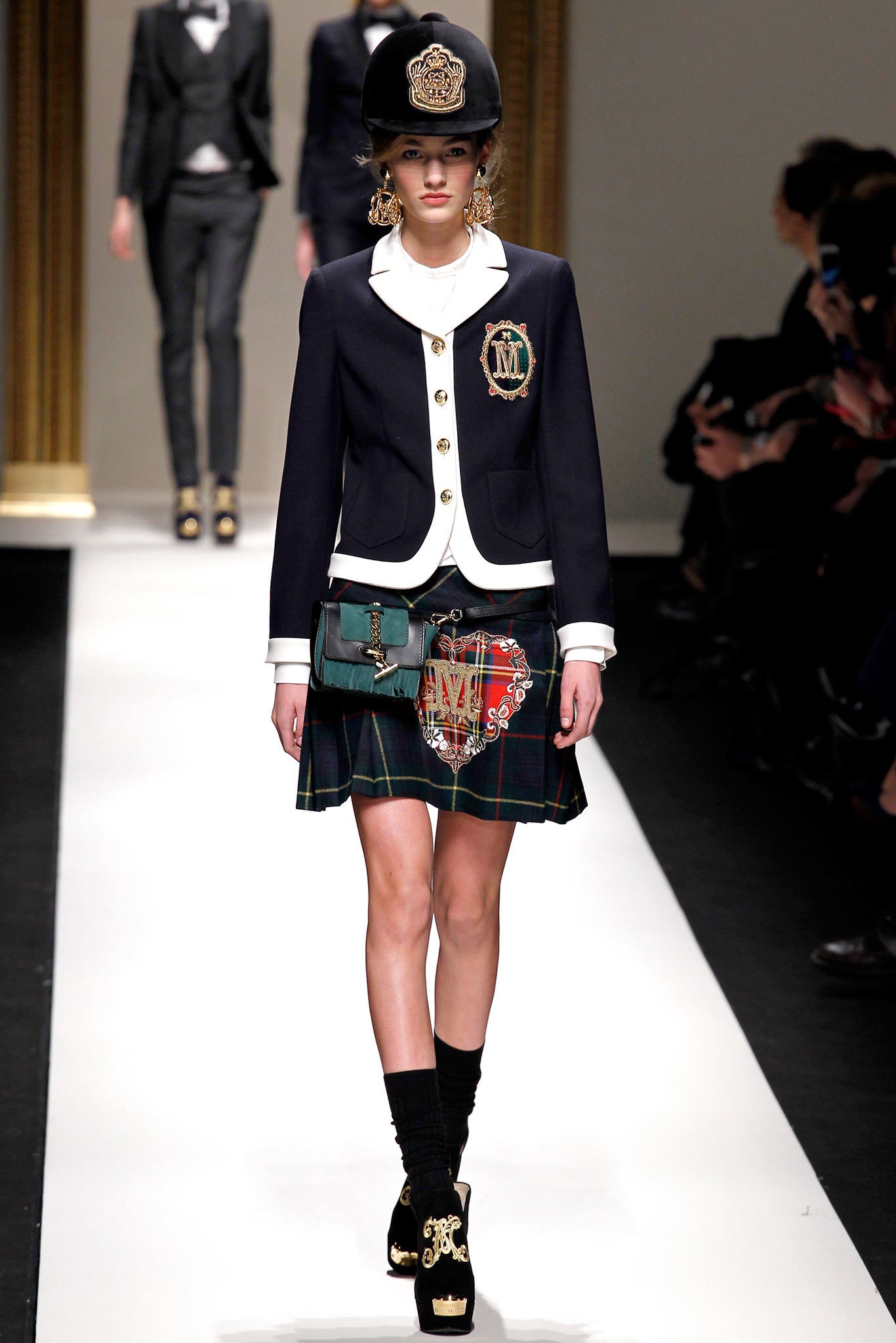 Moschino F/W 13 Look 23