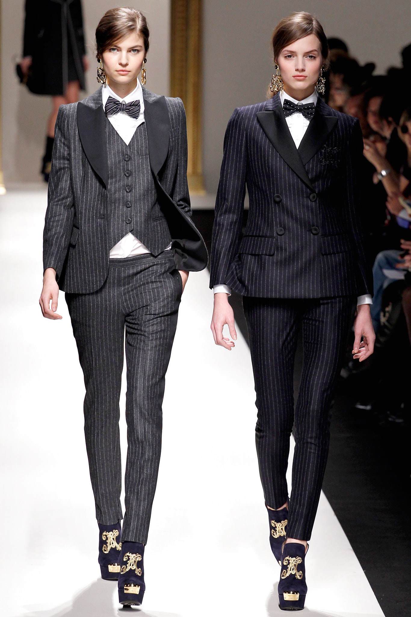 Moschino F/W 13 Look 24