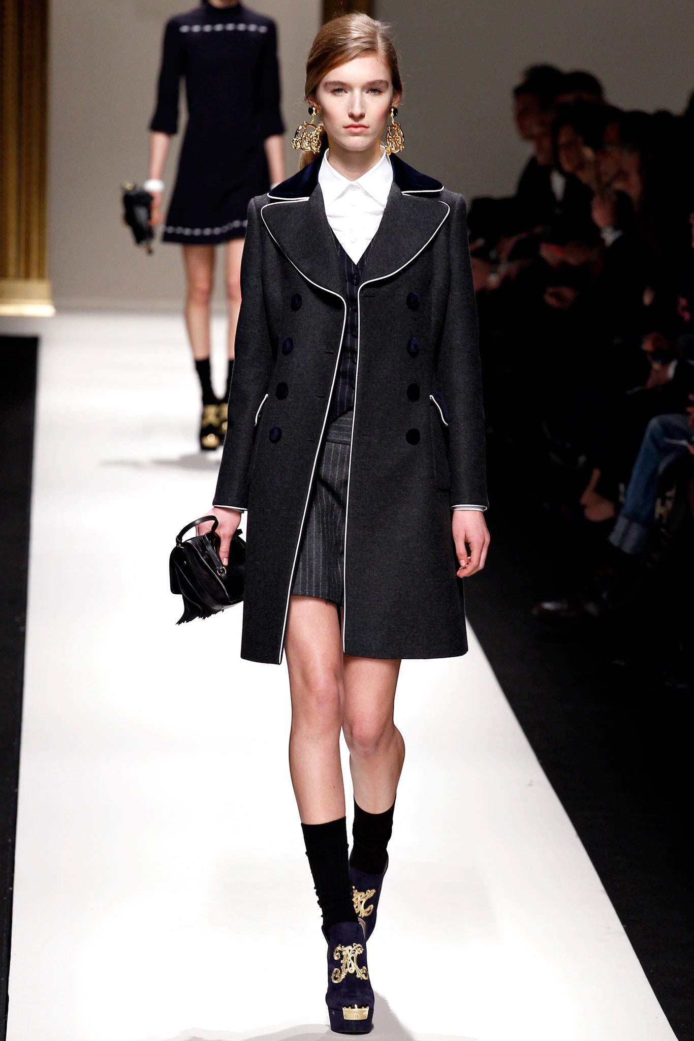 Moschino F/W 13 Look 25
