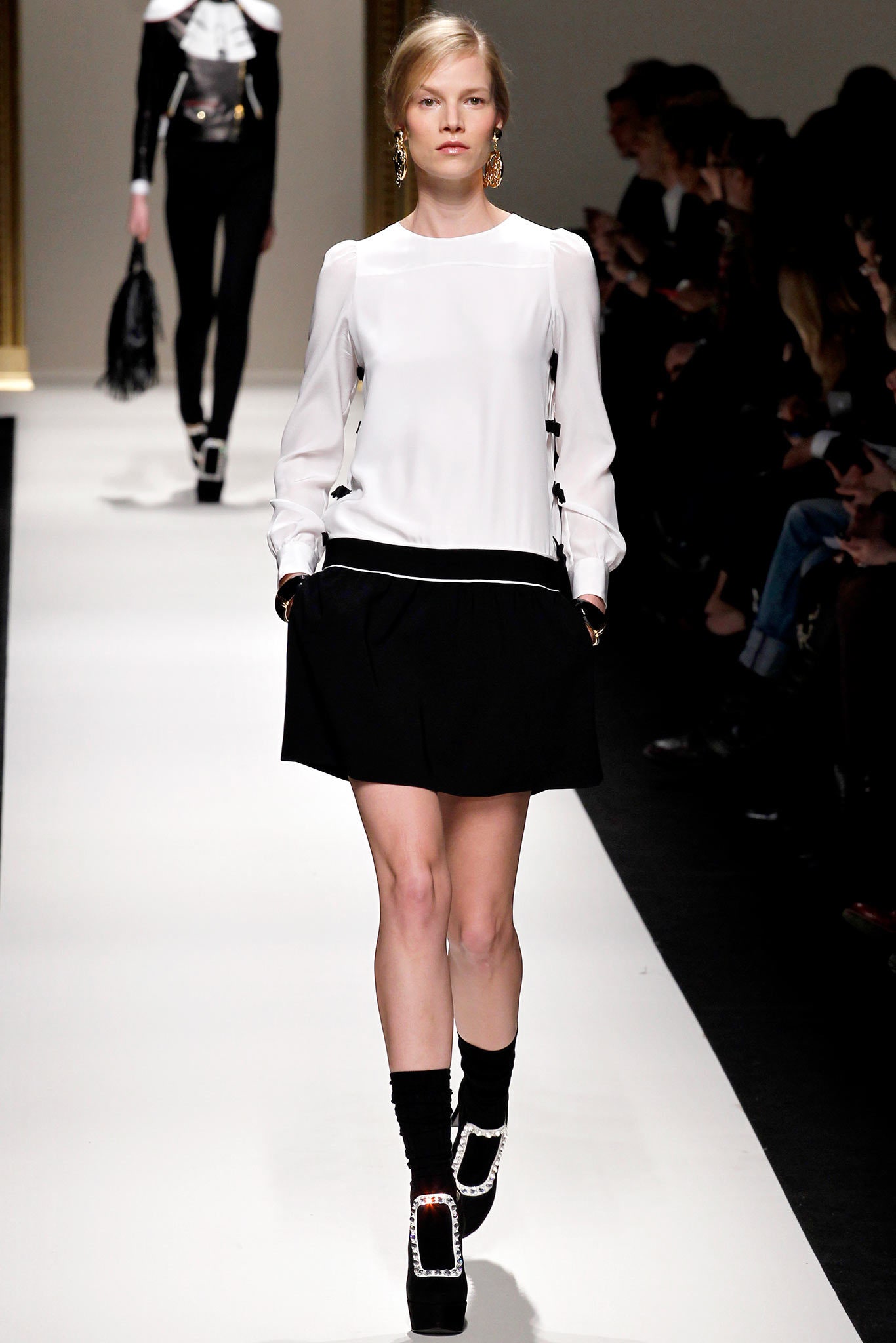 Moschino F/W 13 Look 27