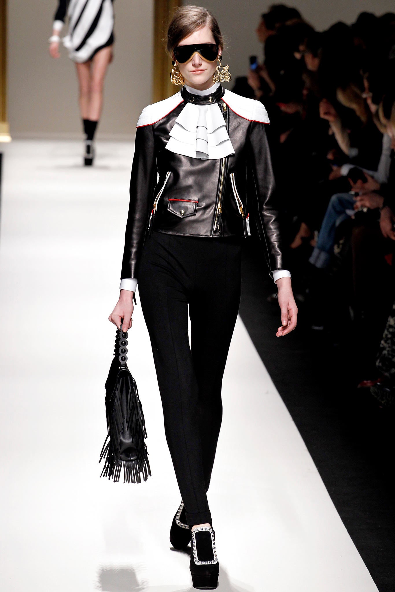 Moschino F/W 13 Look 28