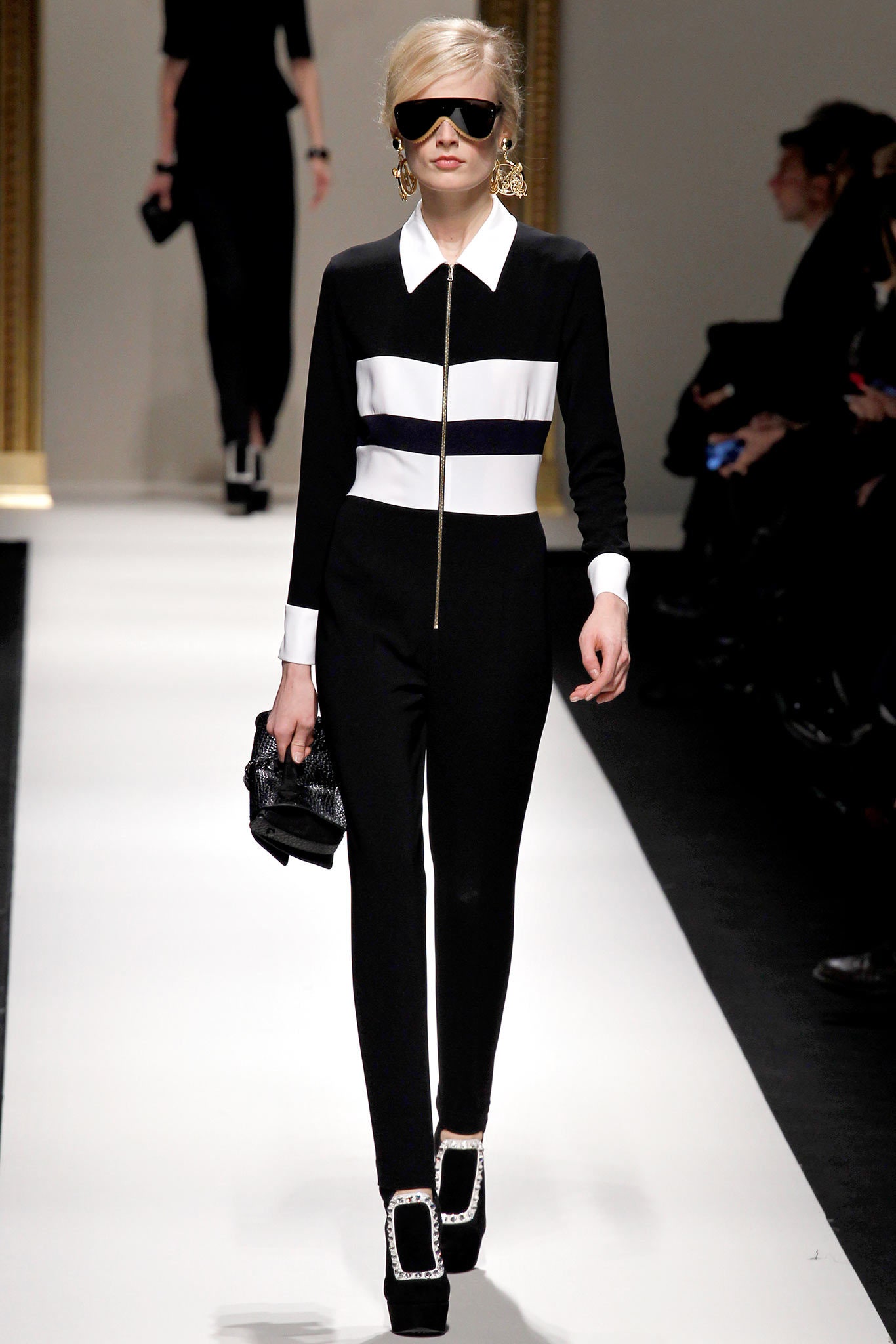 Moschino F/W 13 Look 33