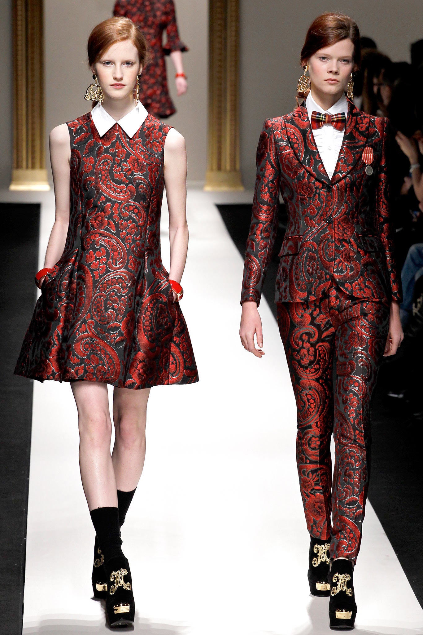 Moschino F/W 13 Look 35