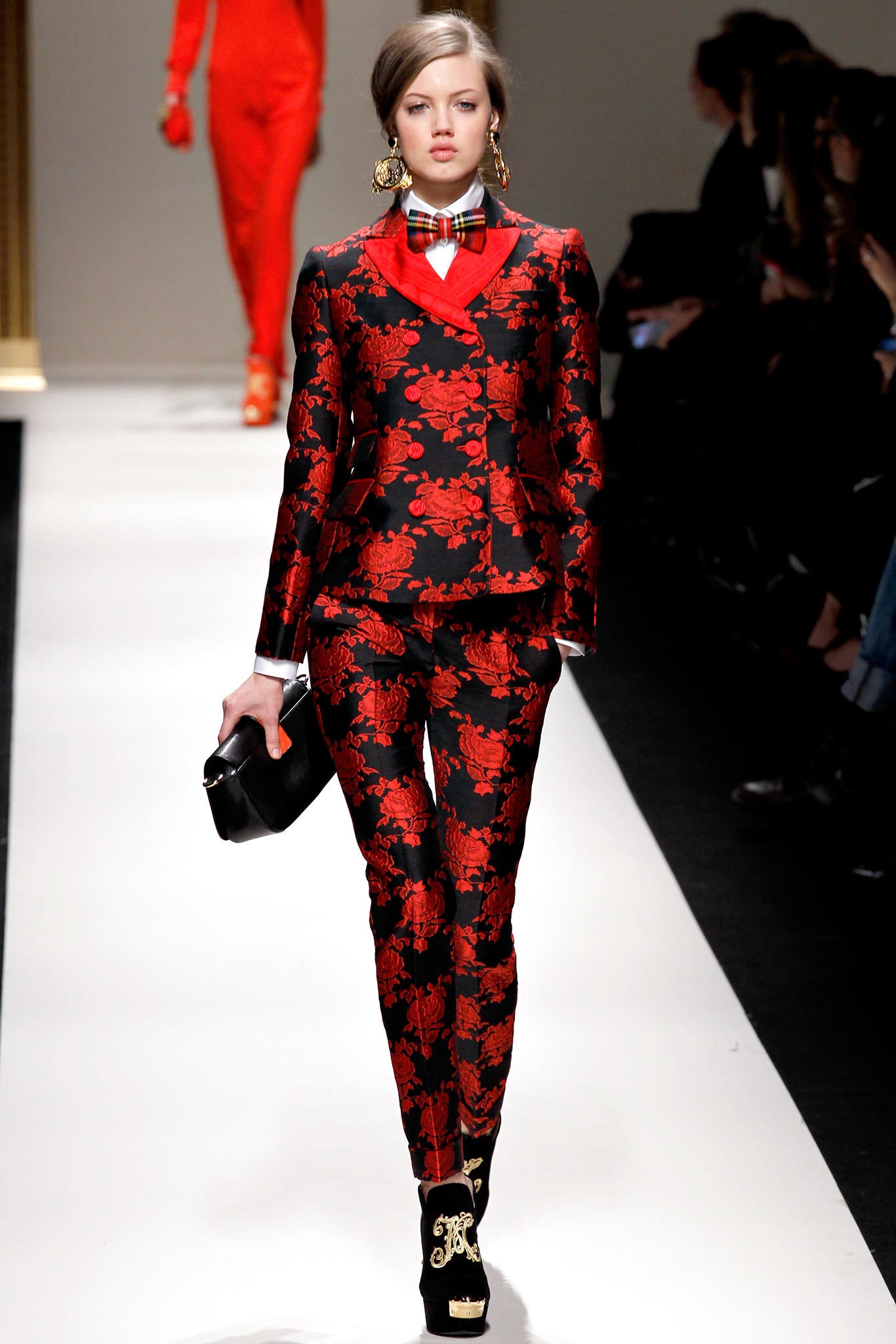 Moschino F/W 13 Look 37