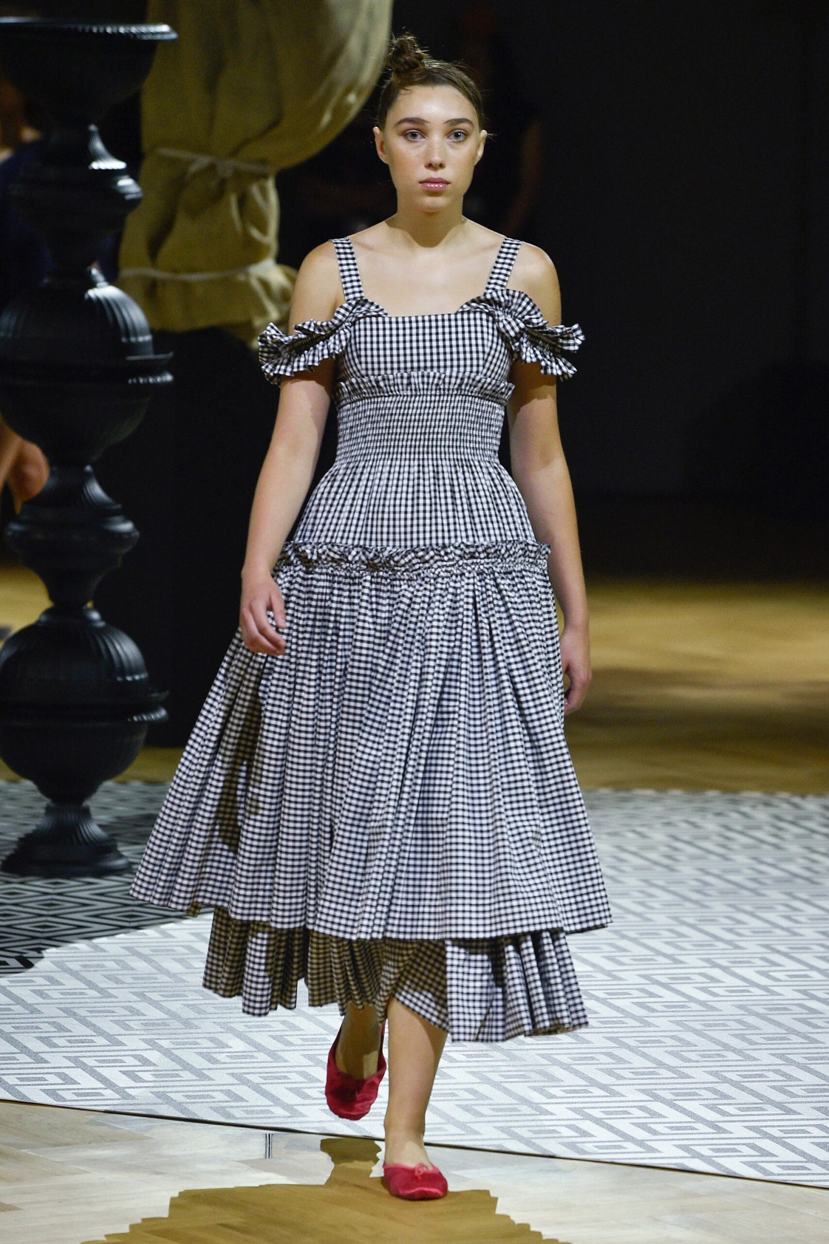 Molly Goddard Resort 18 Look 16