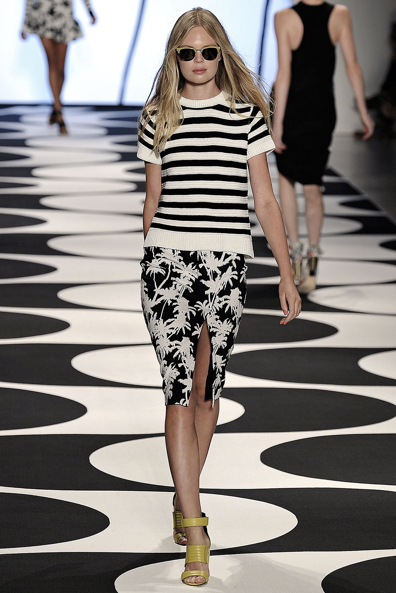 Nicole Miller S/S 15 Look 17