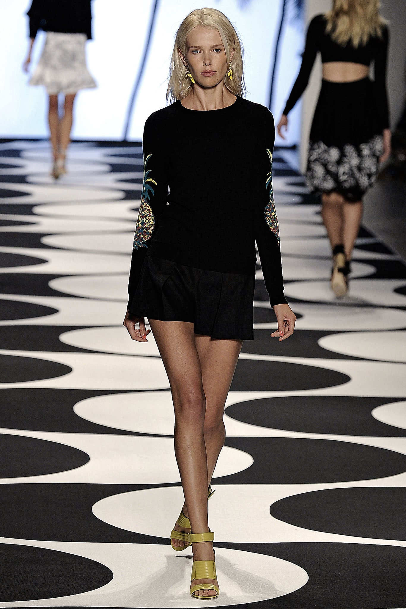 Nicole Miller S/S 15 Look 22