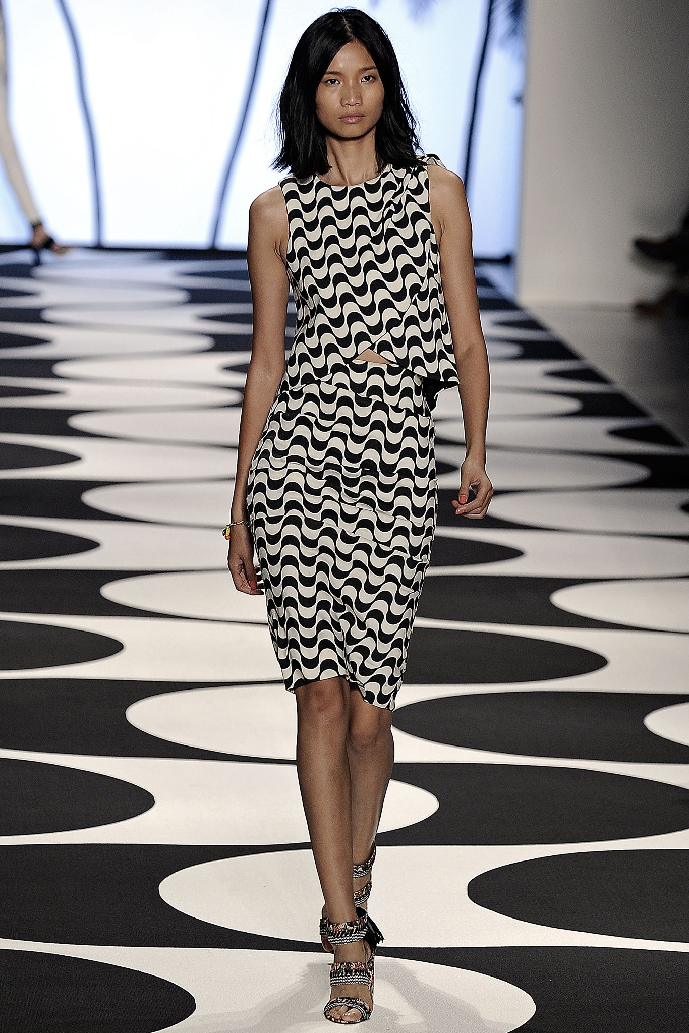 Nicole Miller S/S 15 Look 32