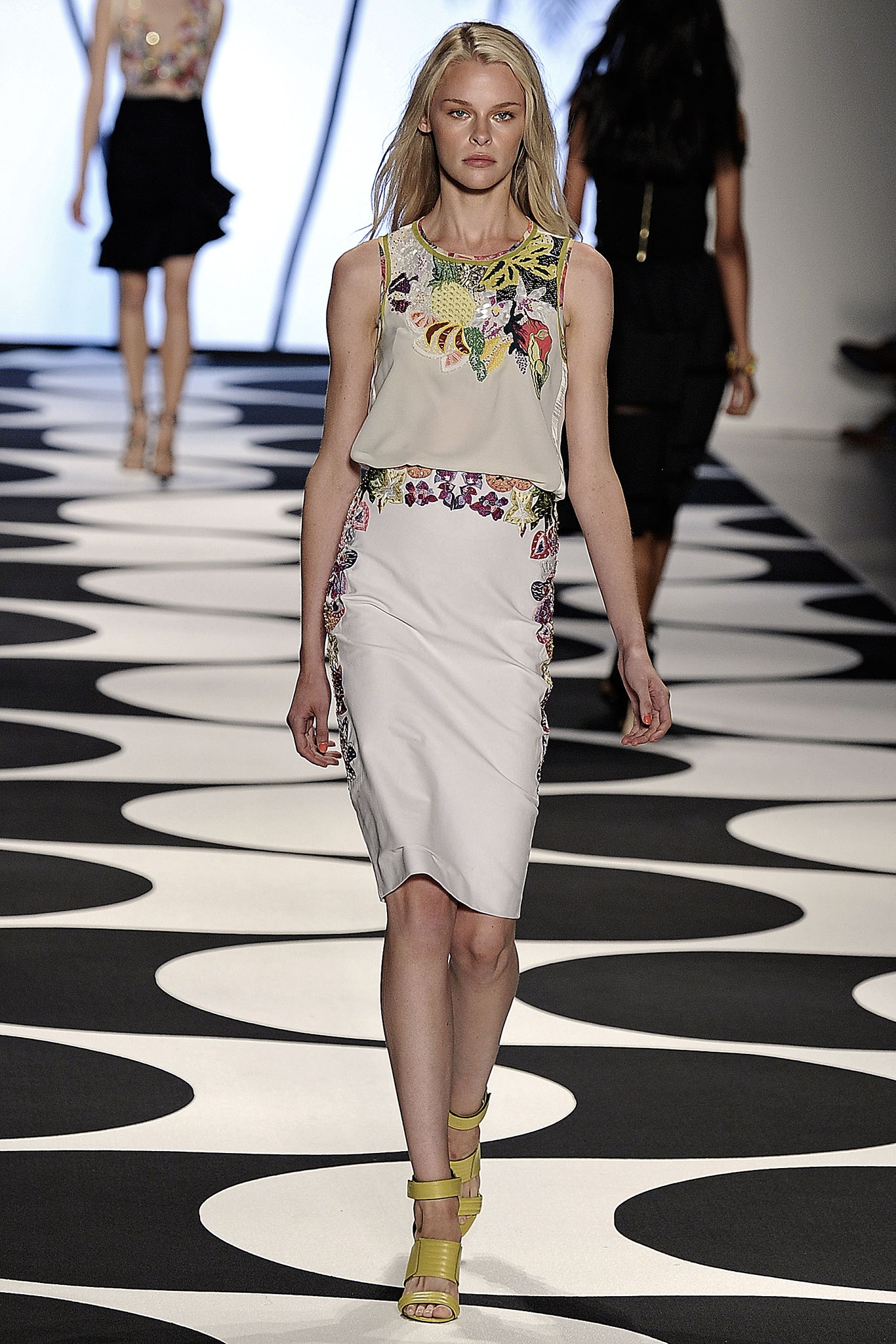 Nicole Miller S/S 15 Look 38