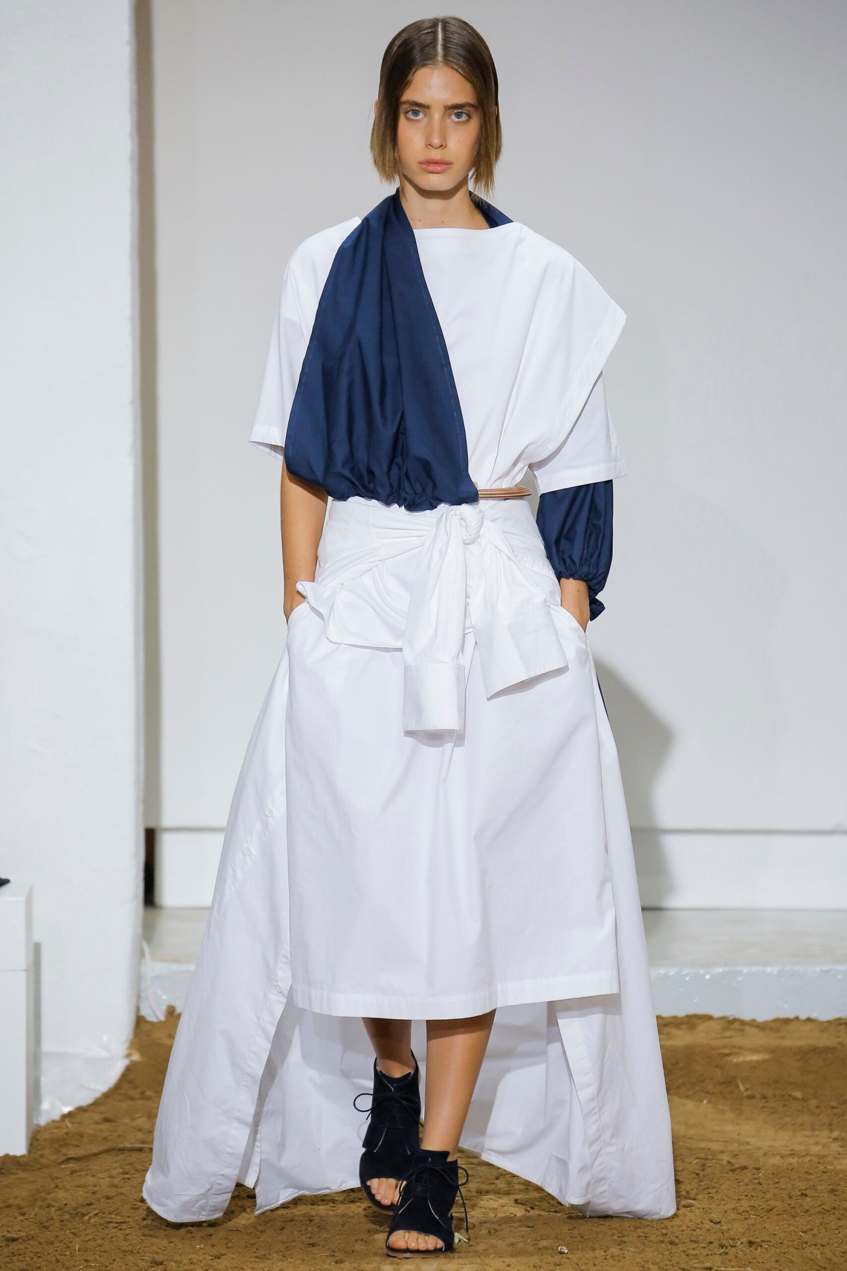 Nehera S/S 18 Look 1