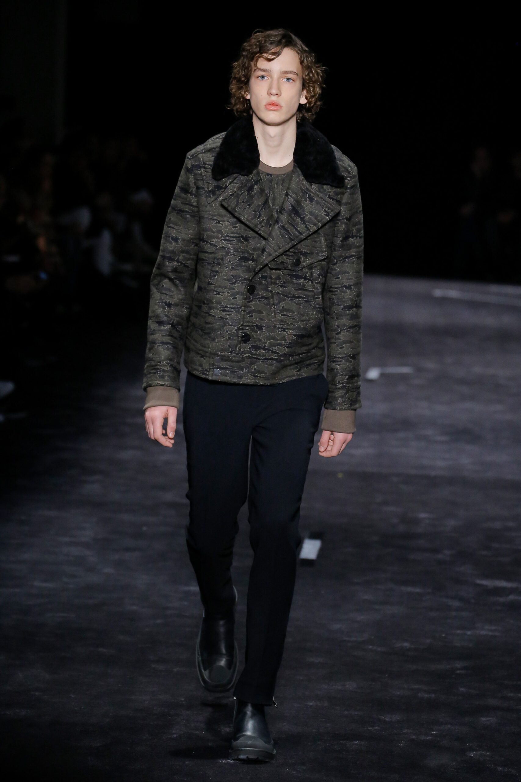Neil Barrett F/W 18 Menswear Look 11